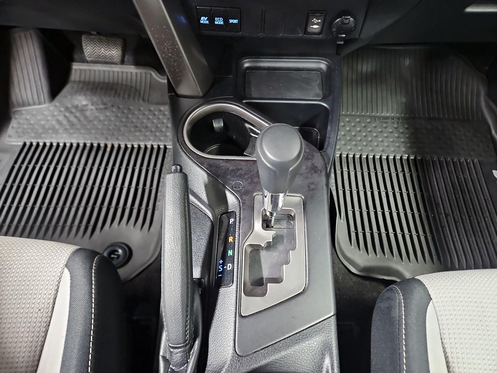 Thumbnail: 2018 Toyota RAV4 - 18