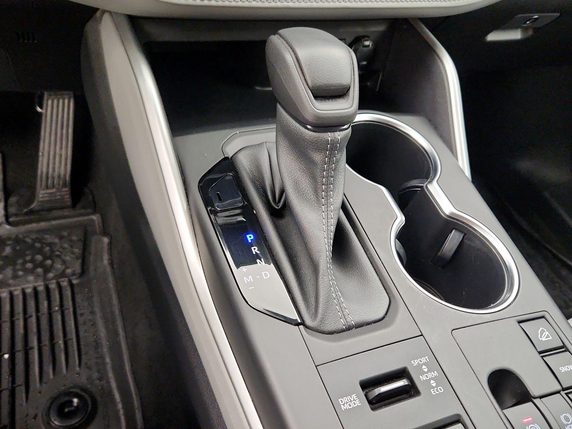 Thumbnail: 2023 Toyota Highlander - 17