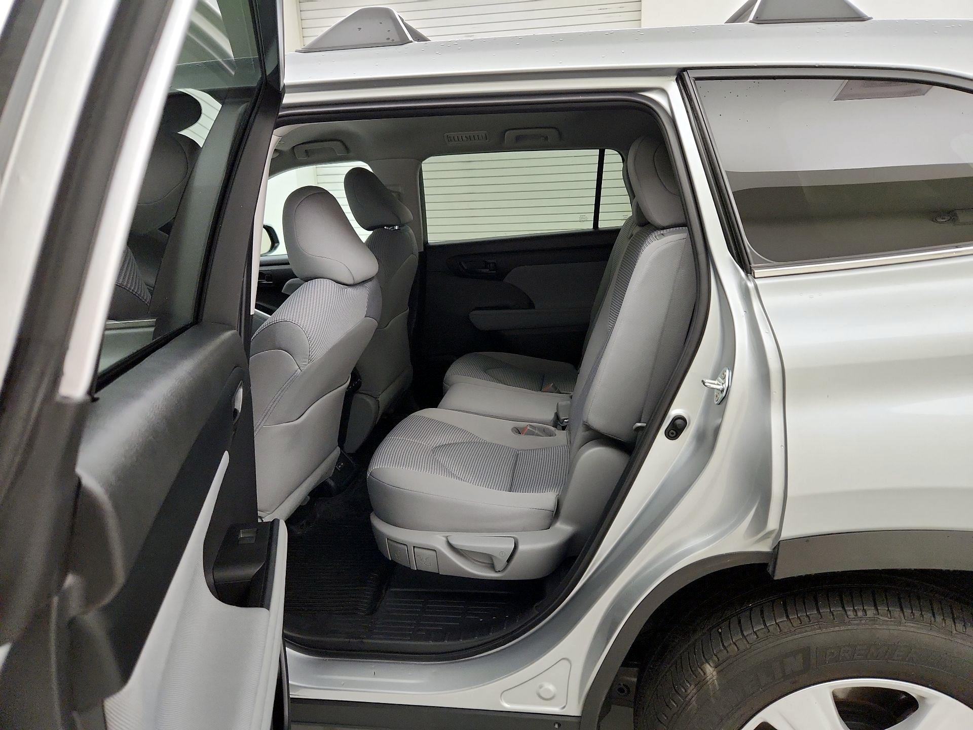 Thumbnail: 2023 Toyota Highlander - 19