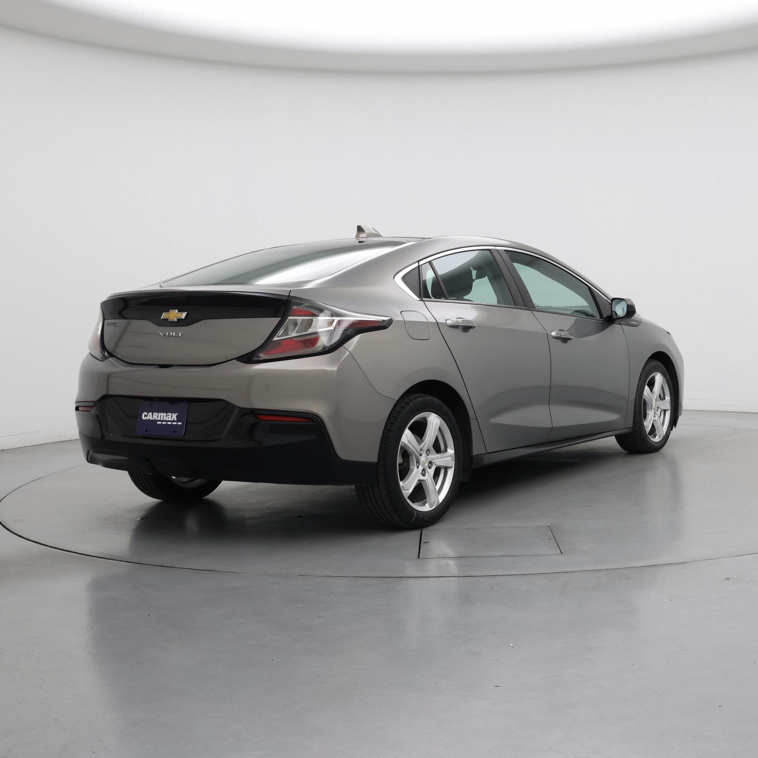 Thumbnail: 2017 Chevrolet Volt - 8