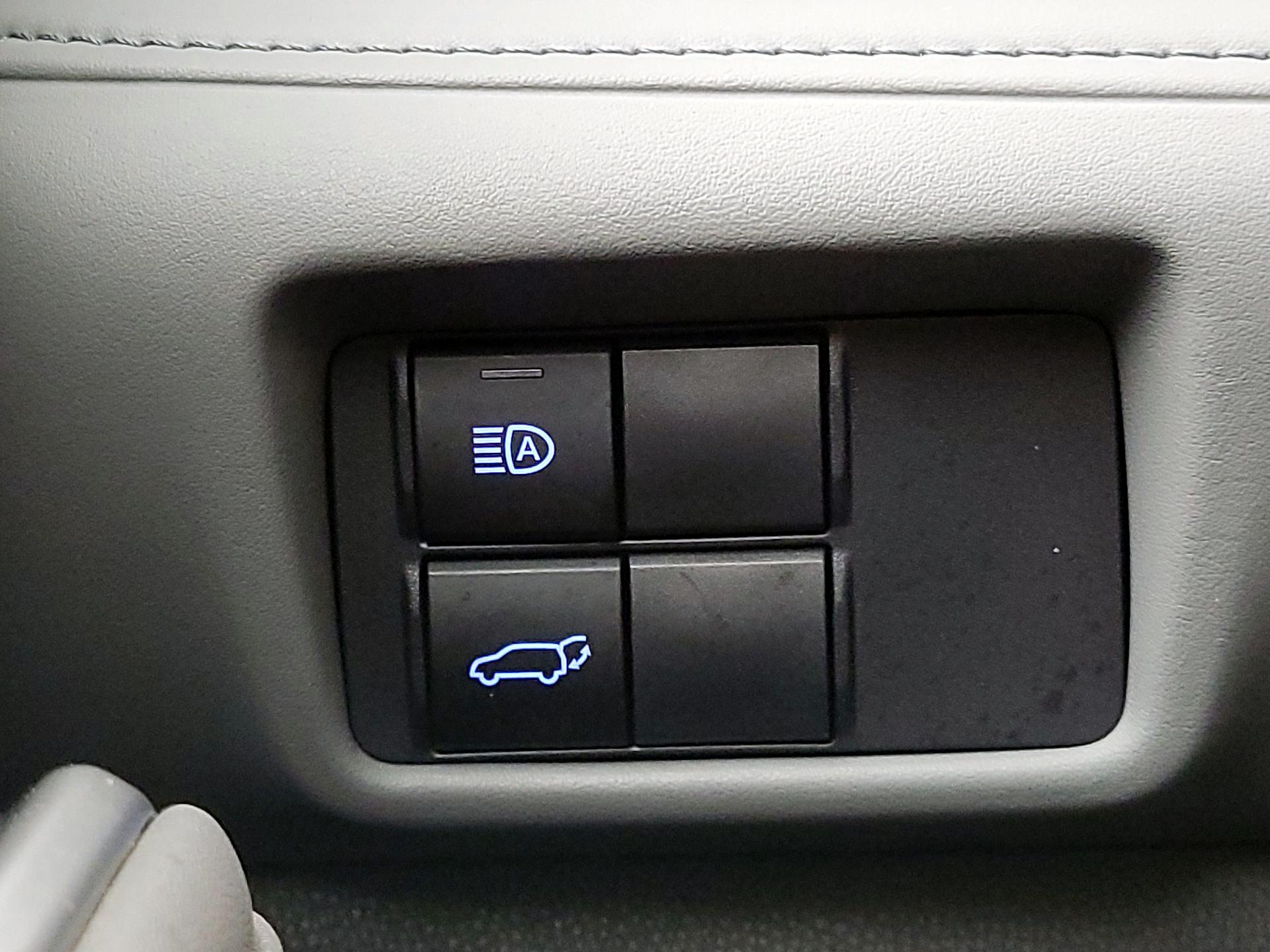 Thumbnail: 2020 Toyota Highlander - 13