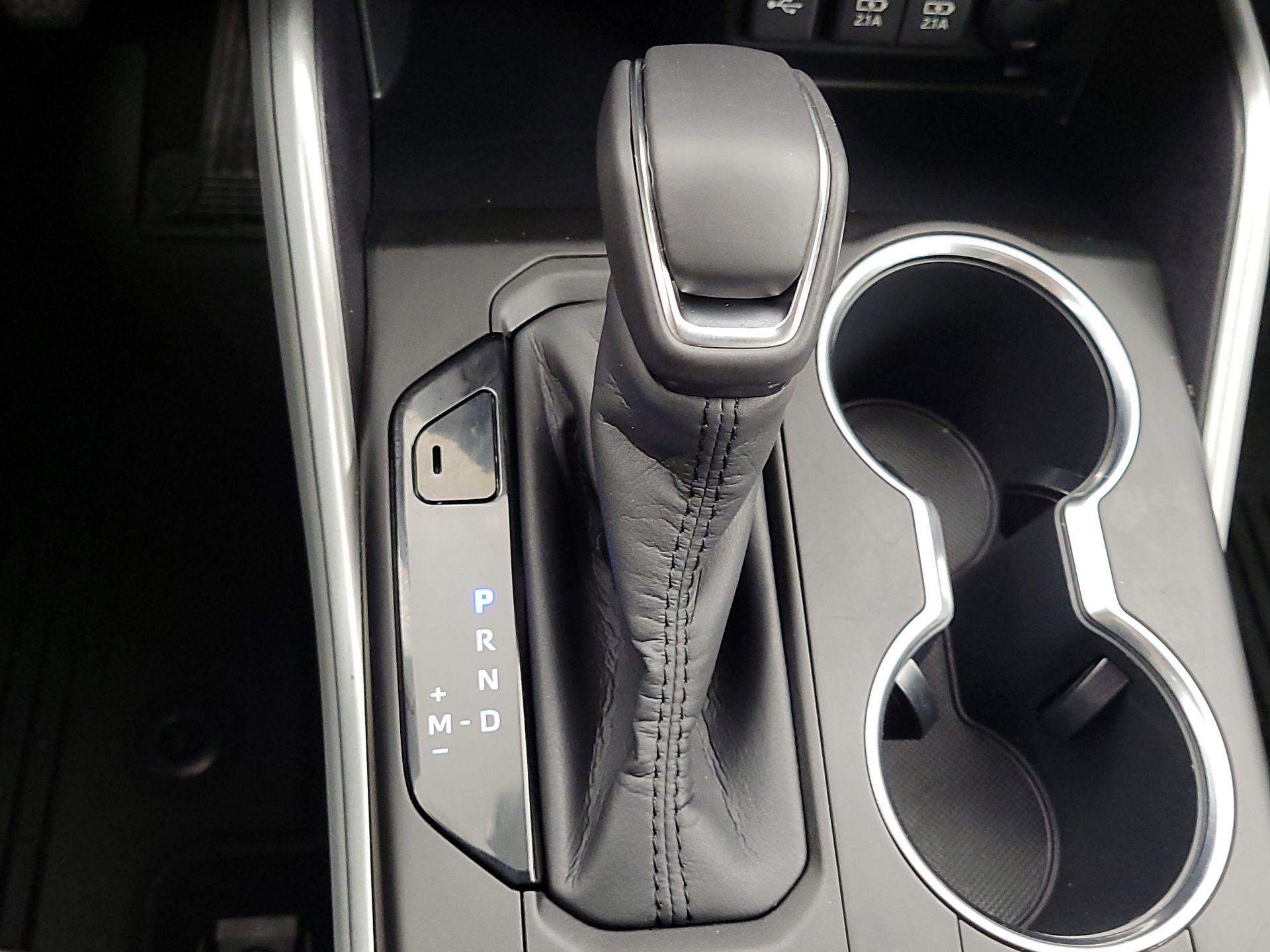 Thumbnail: 2020 Toyota Highlander - 18