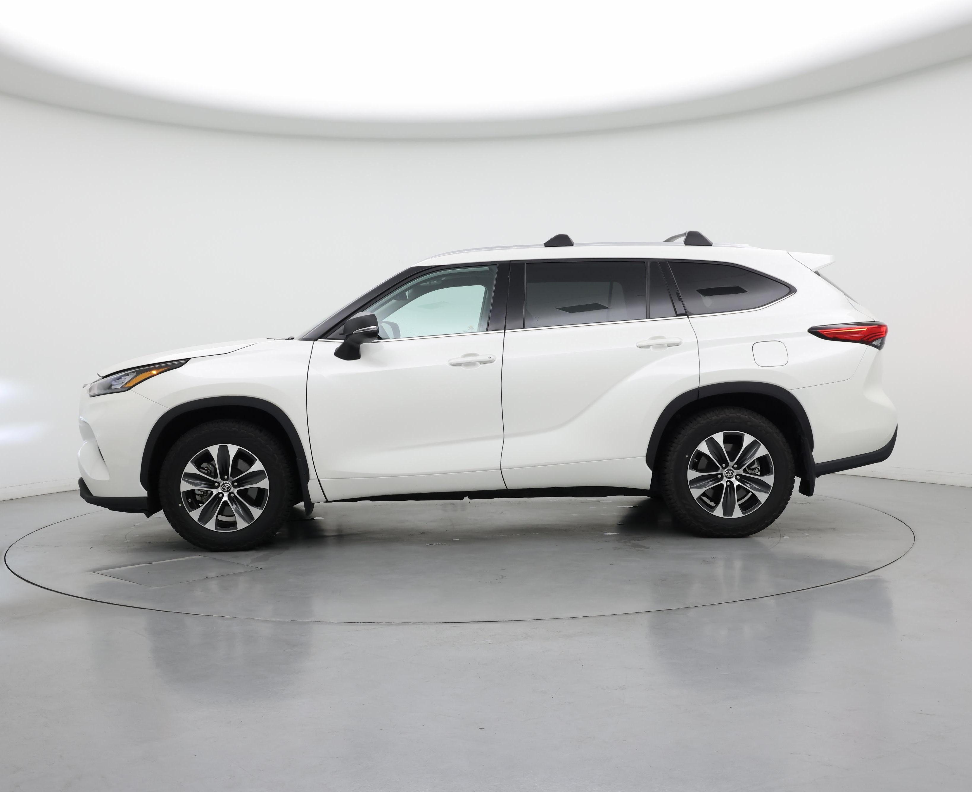 Thumbnail: 2020 Toyota Highlander - 3