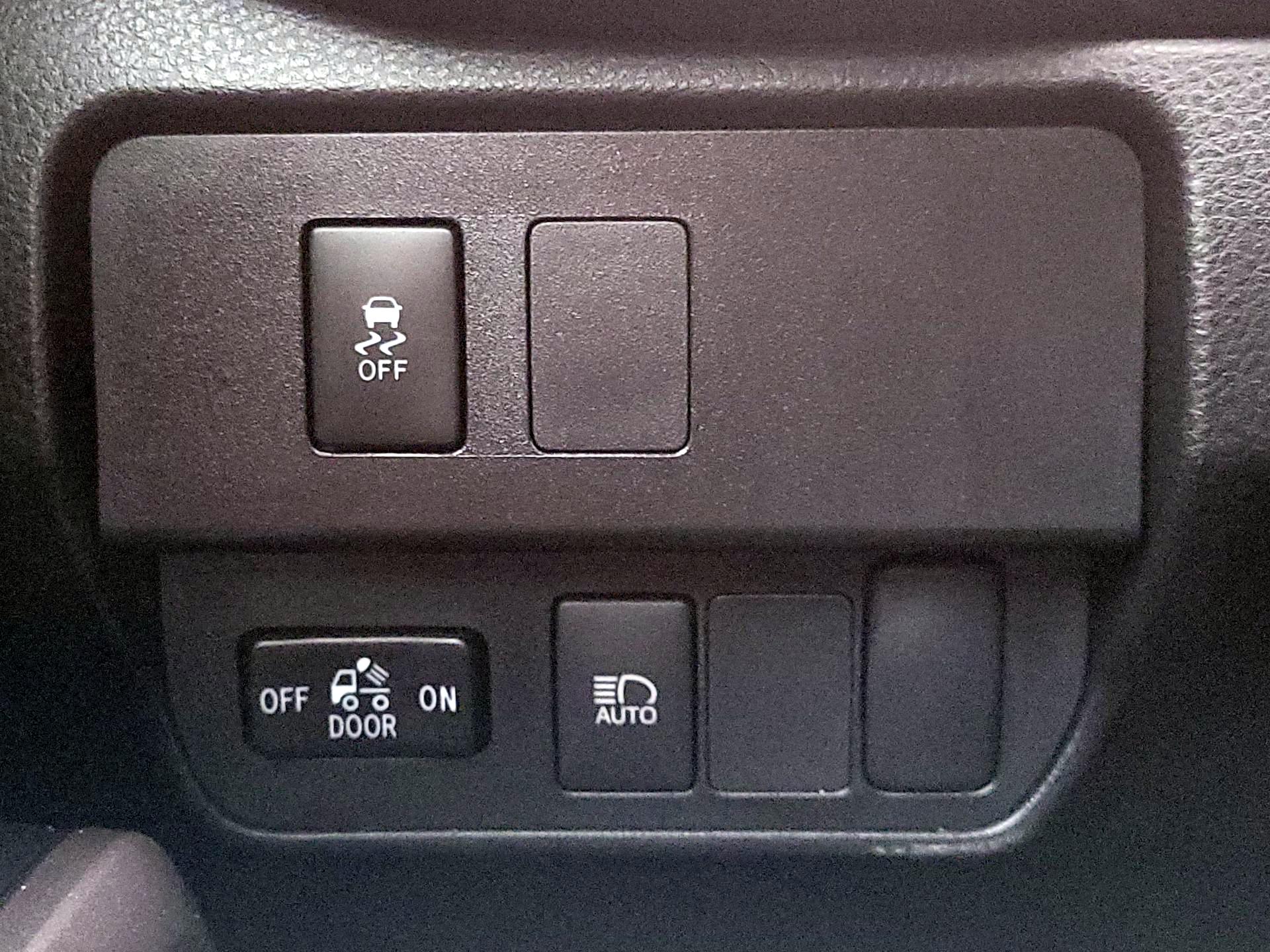 Thumbnail: 2023 Toyota Tacoma - 13