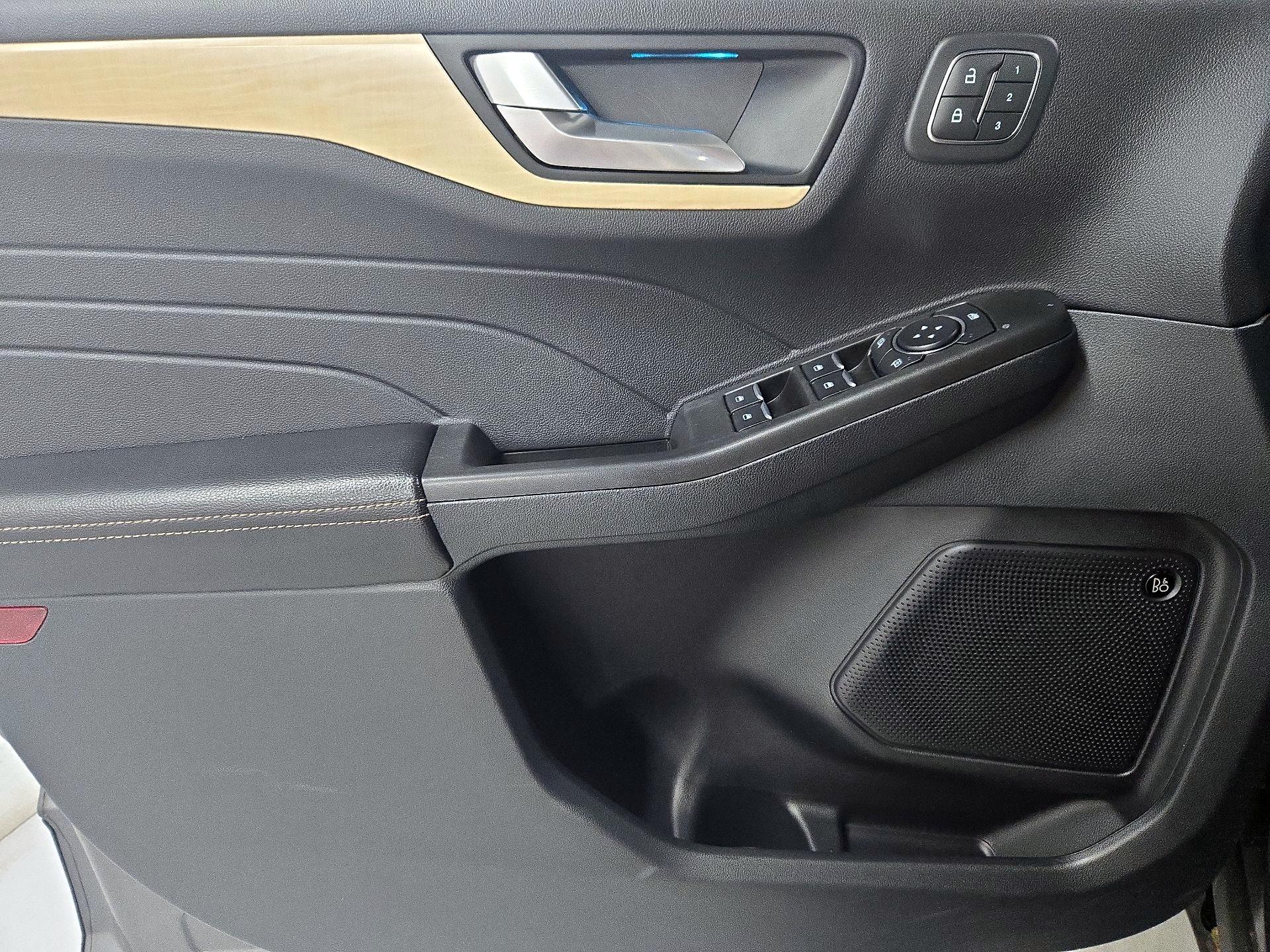 Thumbnail: 2021 Ford Escape - 12