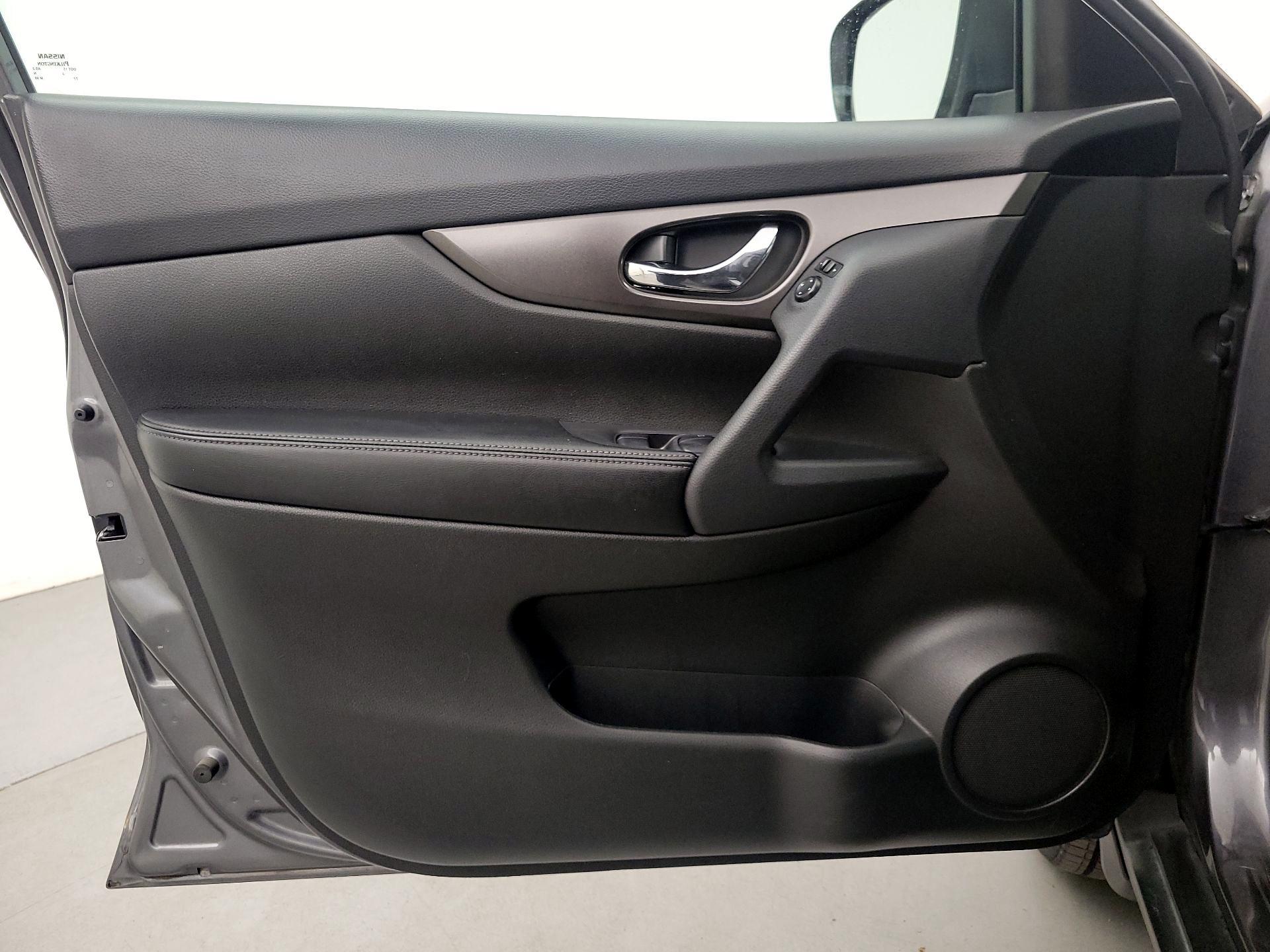 Thumbnail: 2014 Nissan Rogue - 12