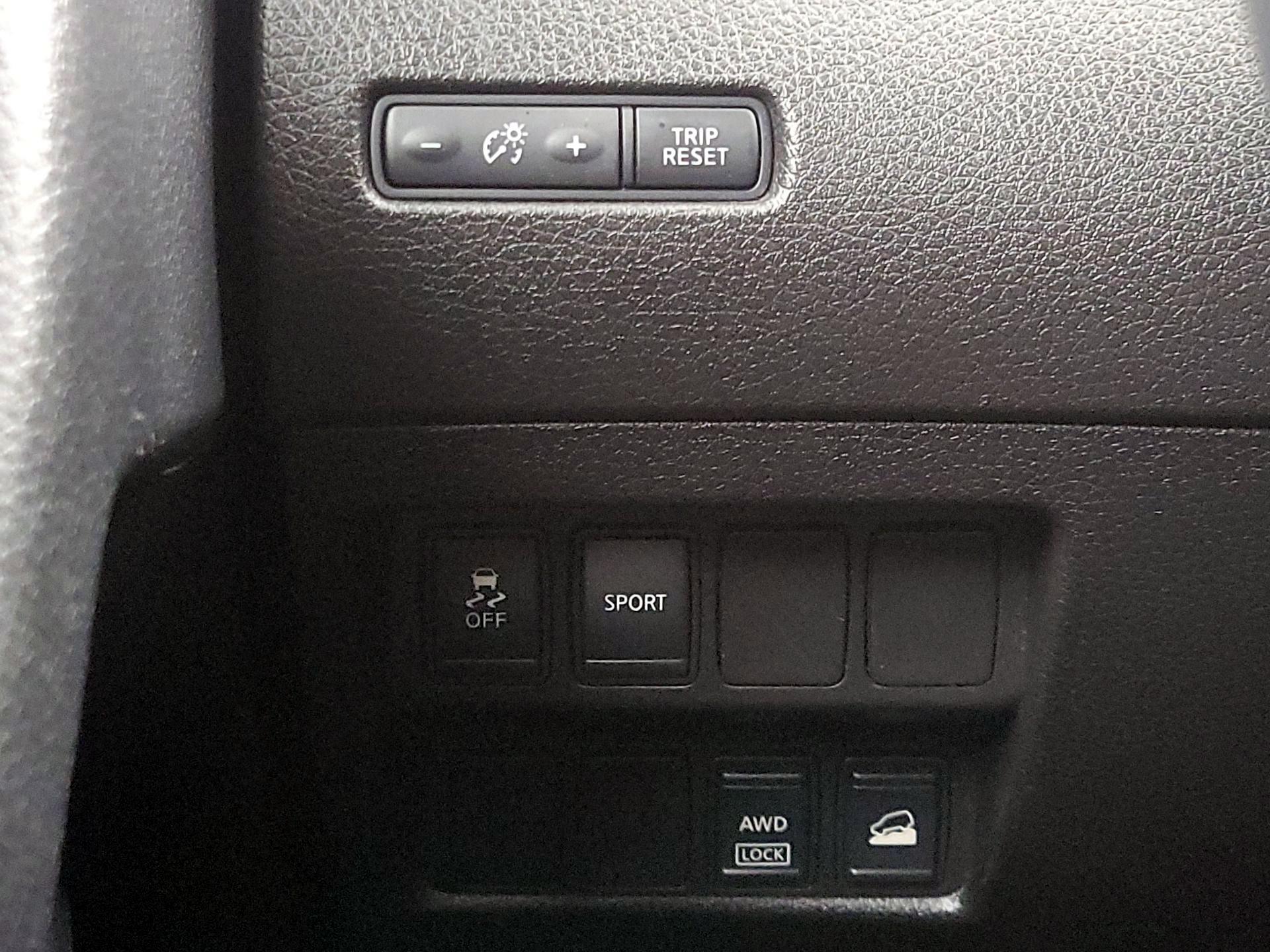 Thumbnail: 2014 Nissan Rogue - 13