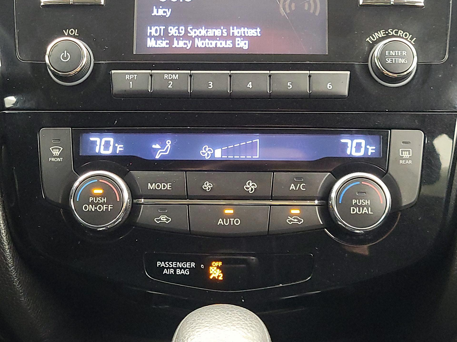 Thumbnail: 2014 Nissan Rogue - 16