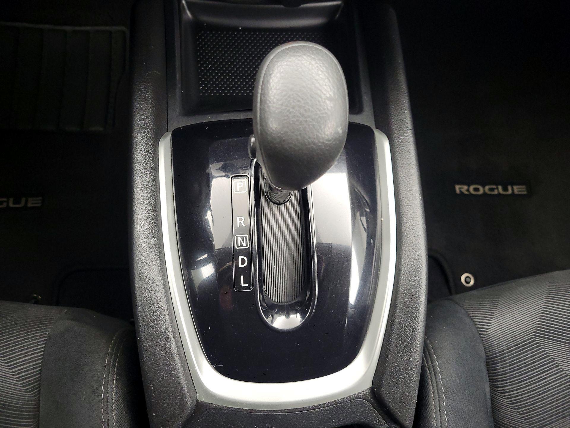 Thumbnail: 2014 Nissan Rogue - 17