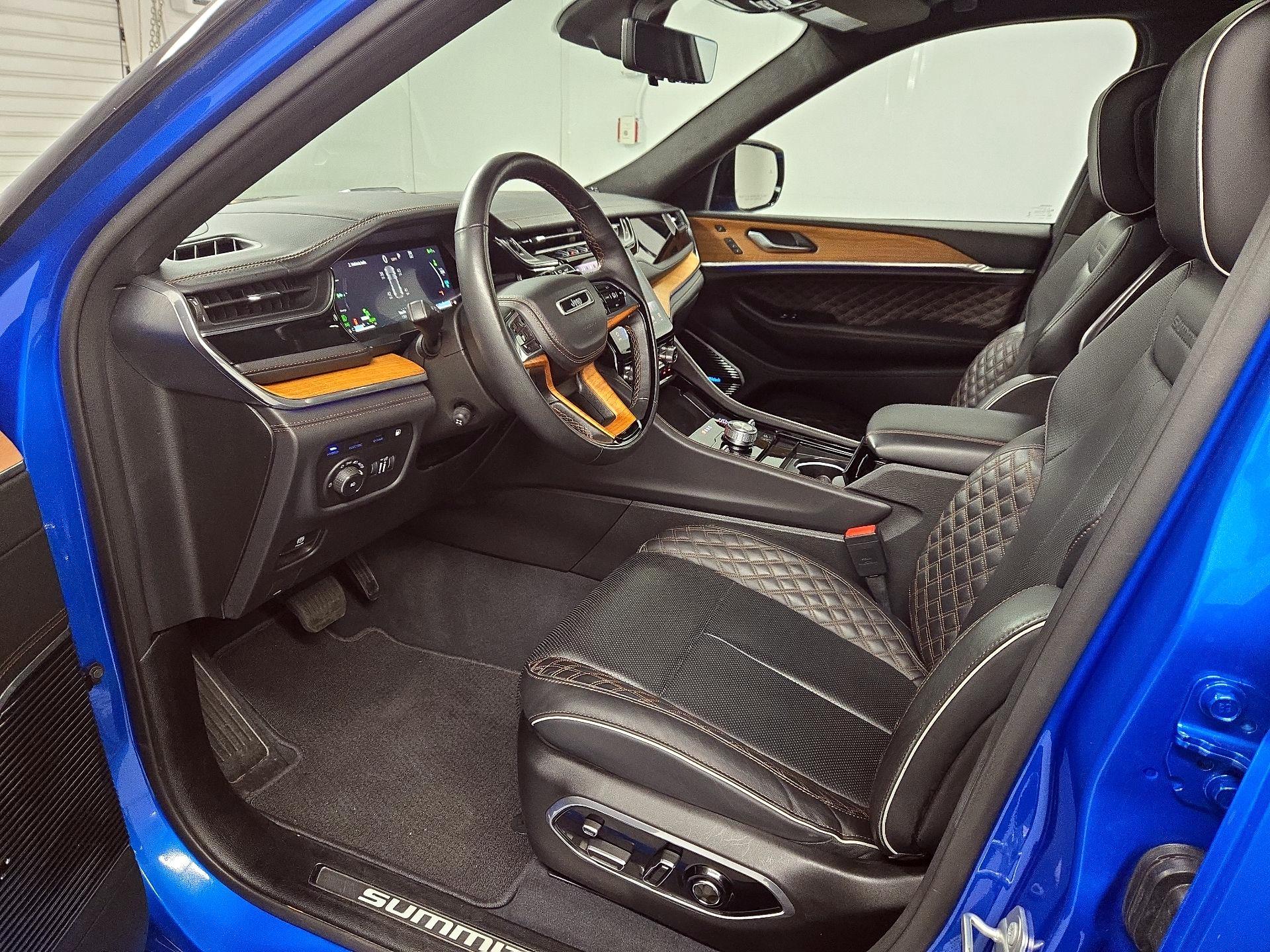 Thumbnail: 2023 Jeep Grand Cherokee - 11