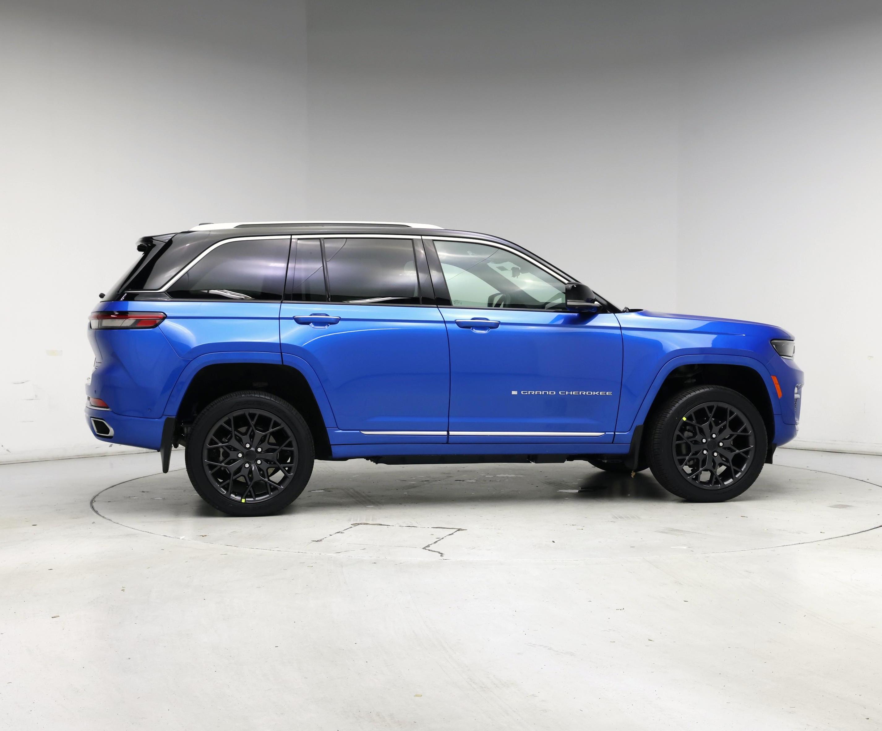 Thumbnail: 2023 Jeep Grand Cherokee - 7