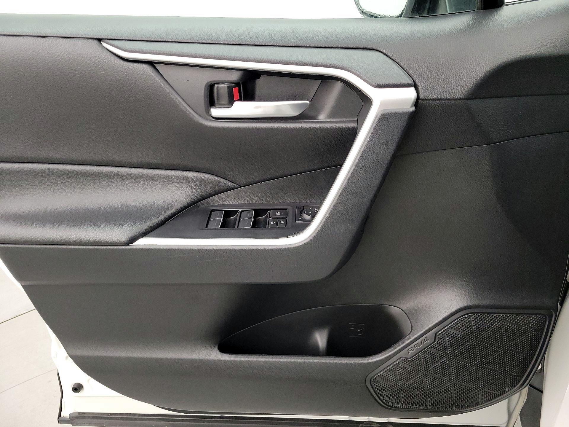 Thumbnail: 2023 Toyota RAV4 - 12