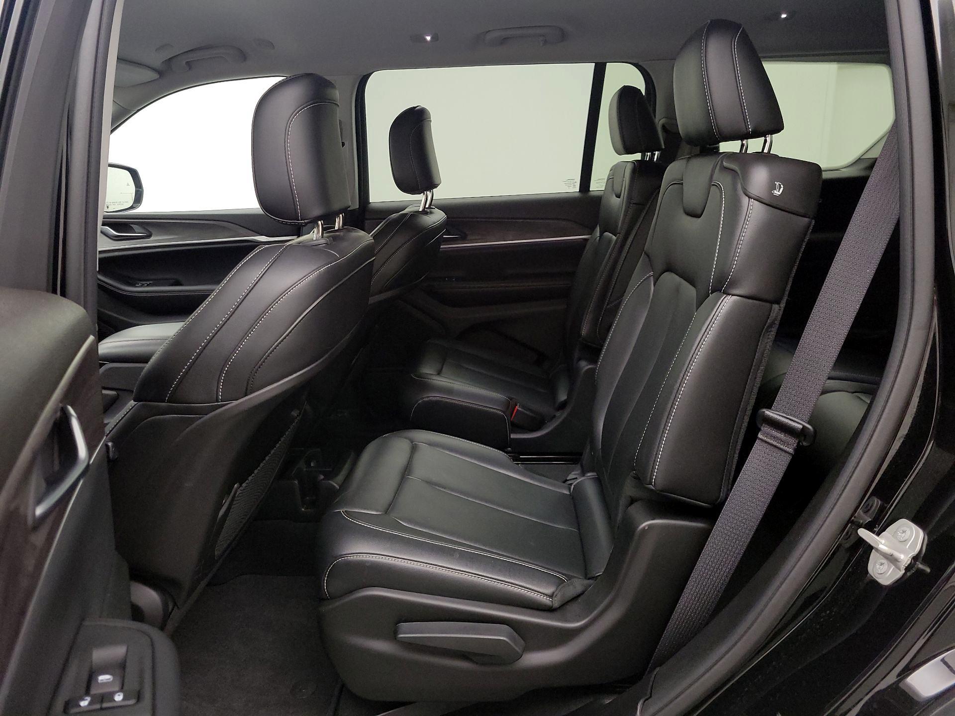 Thumbnail: 2023 Jeep Grand Cherokee L - 20