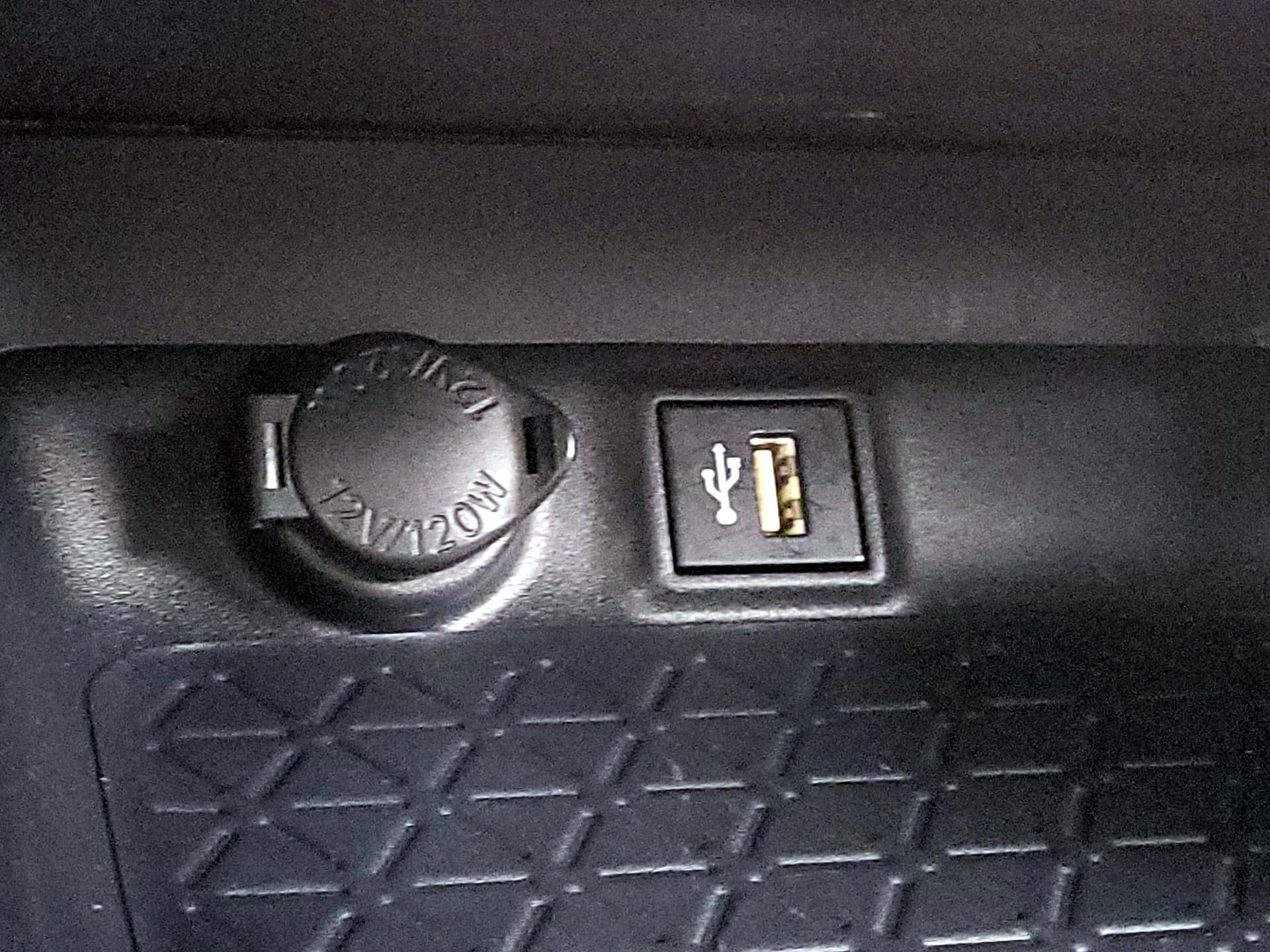 Thumbnail: 2023 Toyota RAV4 - 18