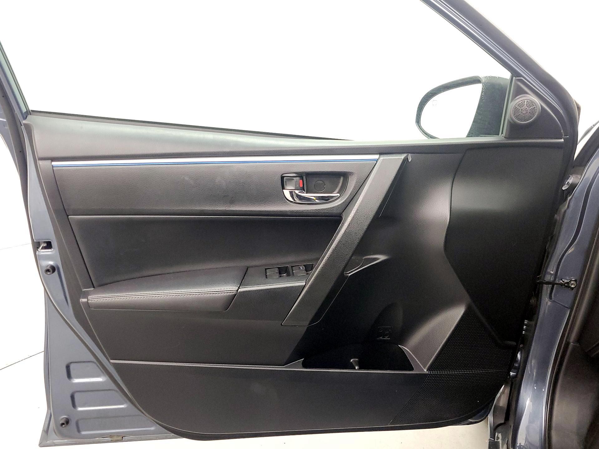 Thumbnail: 2016 Toyota Corolla - 12