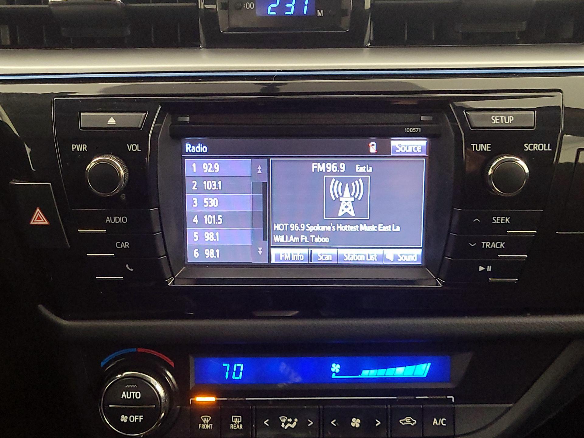 Thumbnail: 2016 Toyota Corolla - 15