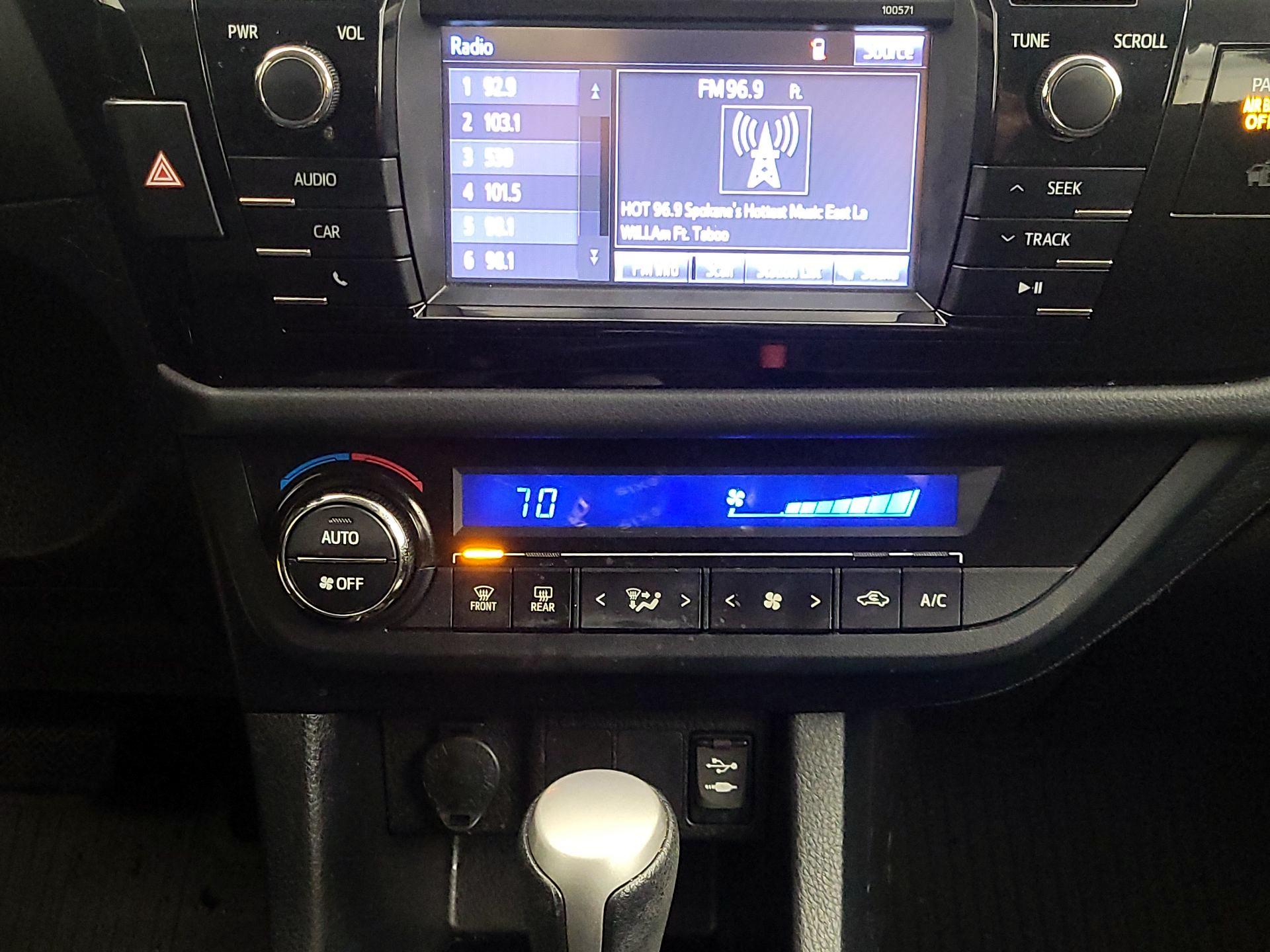 Thumbnail: 2016 Toyota Corolla - 16