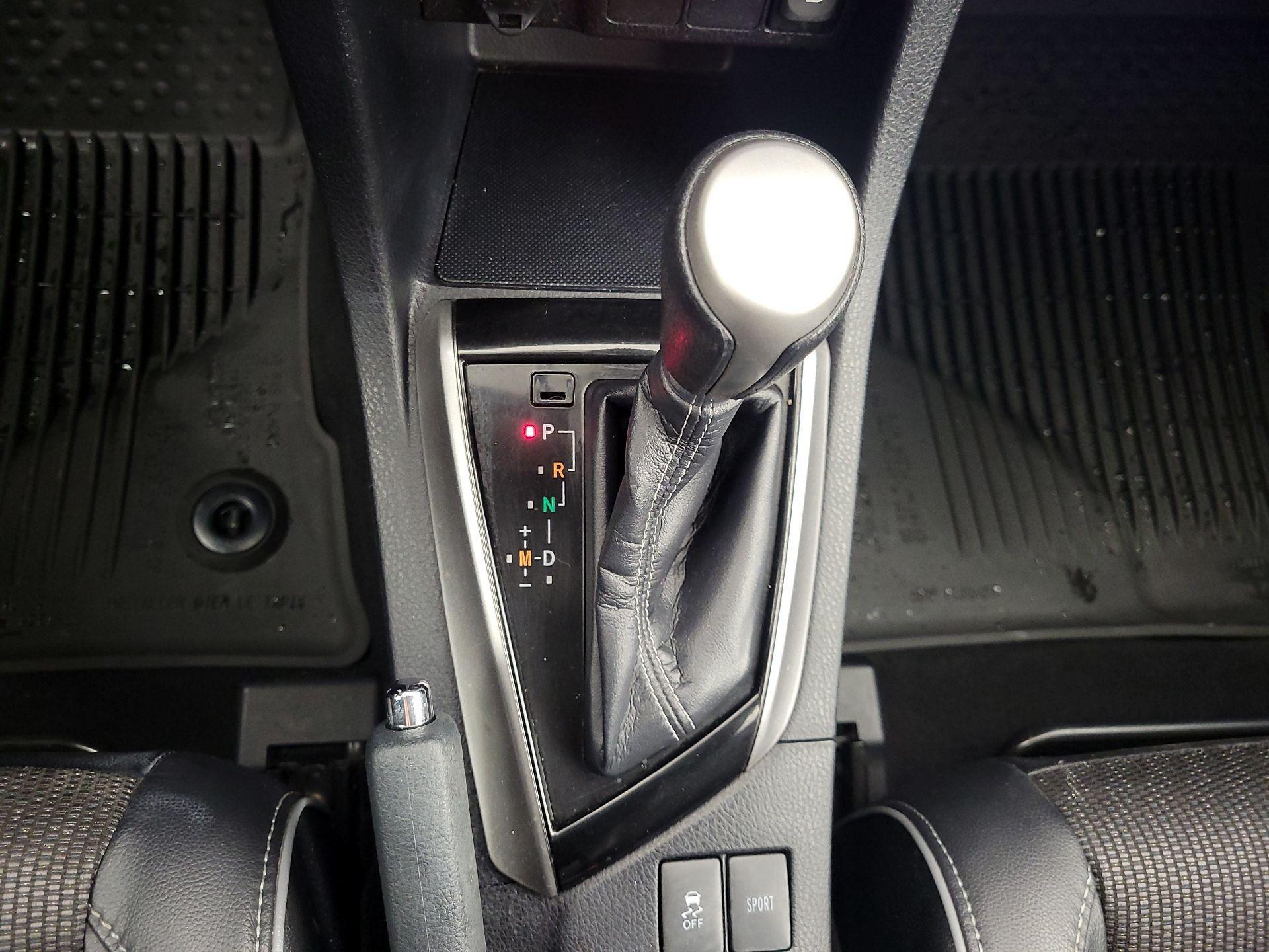 Thumbnail: 2016 Toyota Corolla - 17