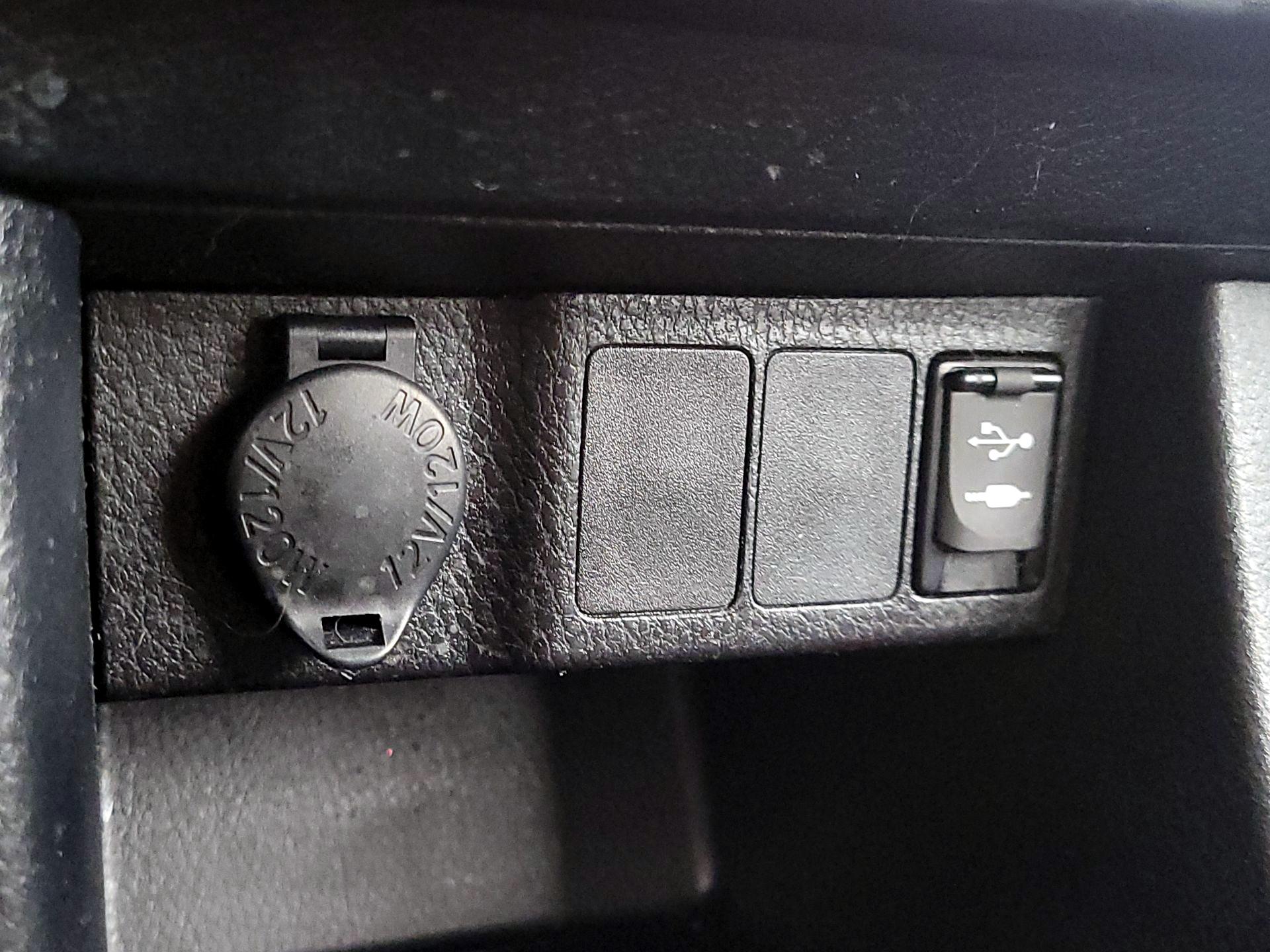 Thumbnail: 2016 Toyota Corolla - 18