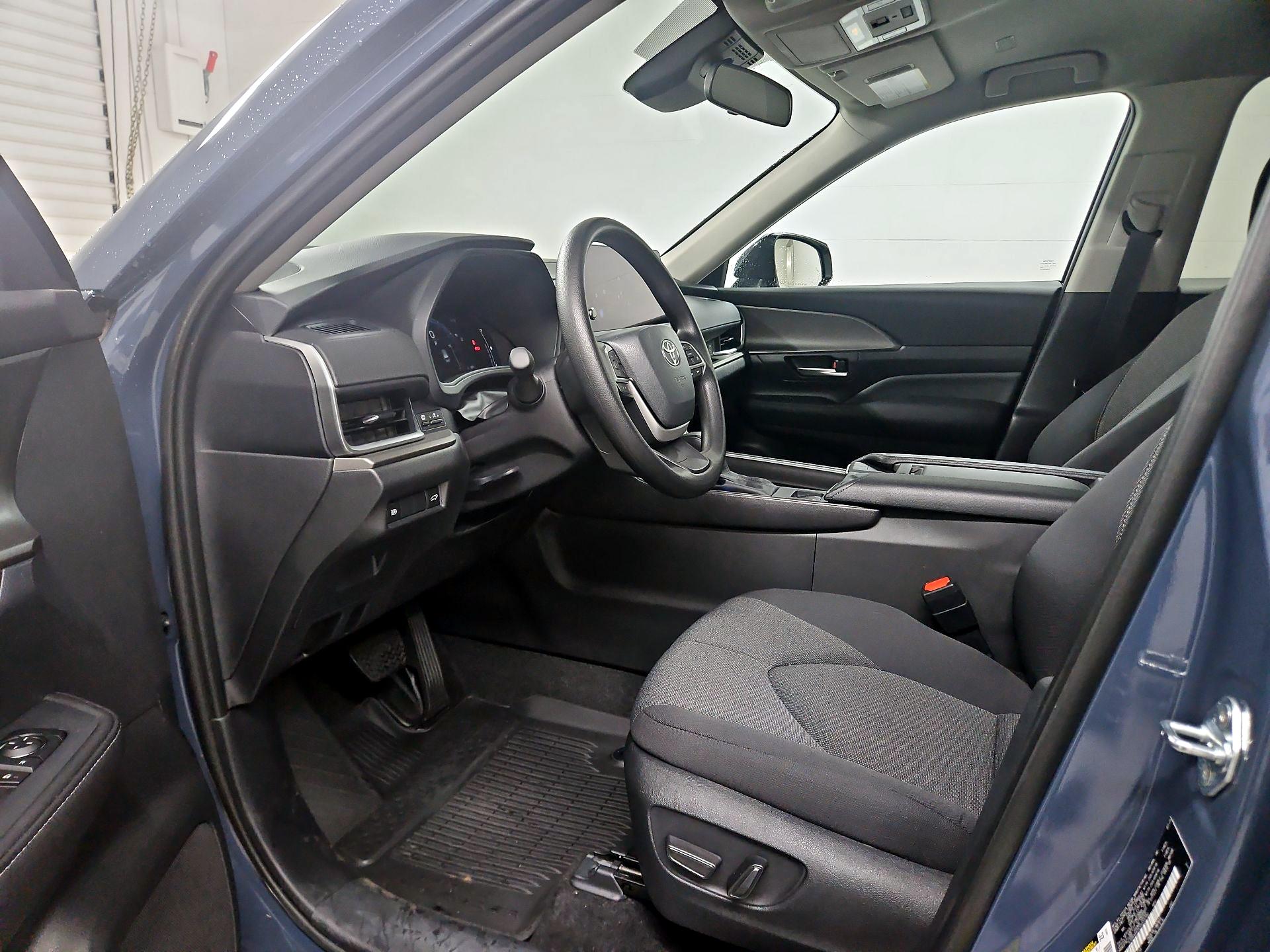 Thumbnail: 2025 Toyota Grand Highlander - 11