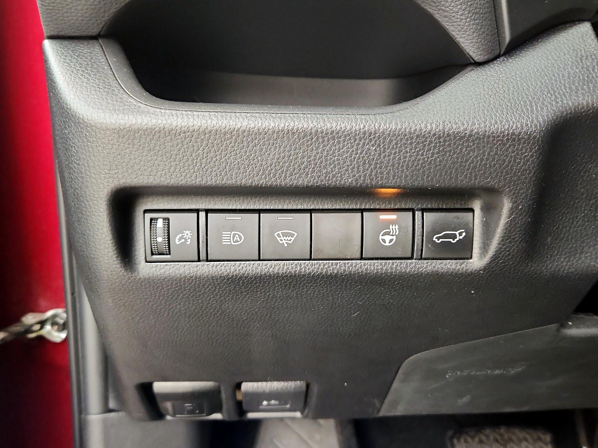 Thumbnail: 2022 Toyota RAV4 - 13