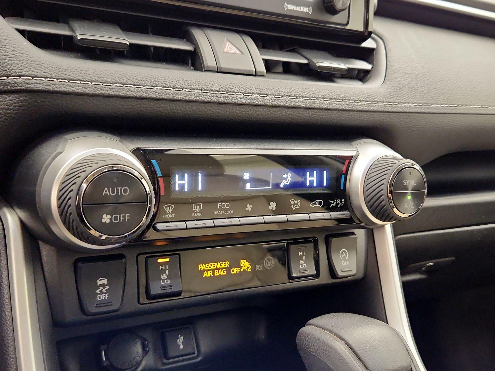 Thumbnail: 2022 Toyota RAV4 - 16