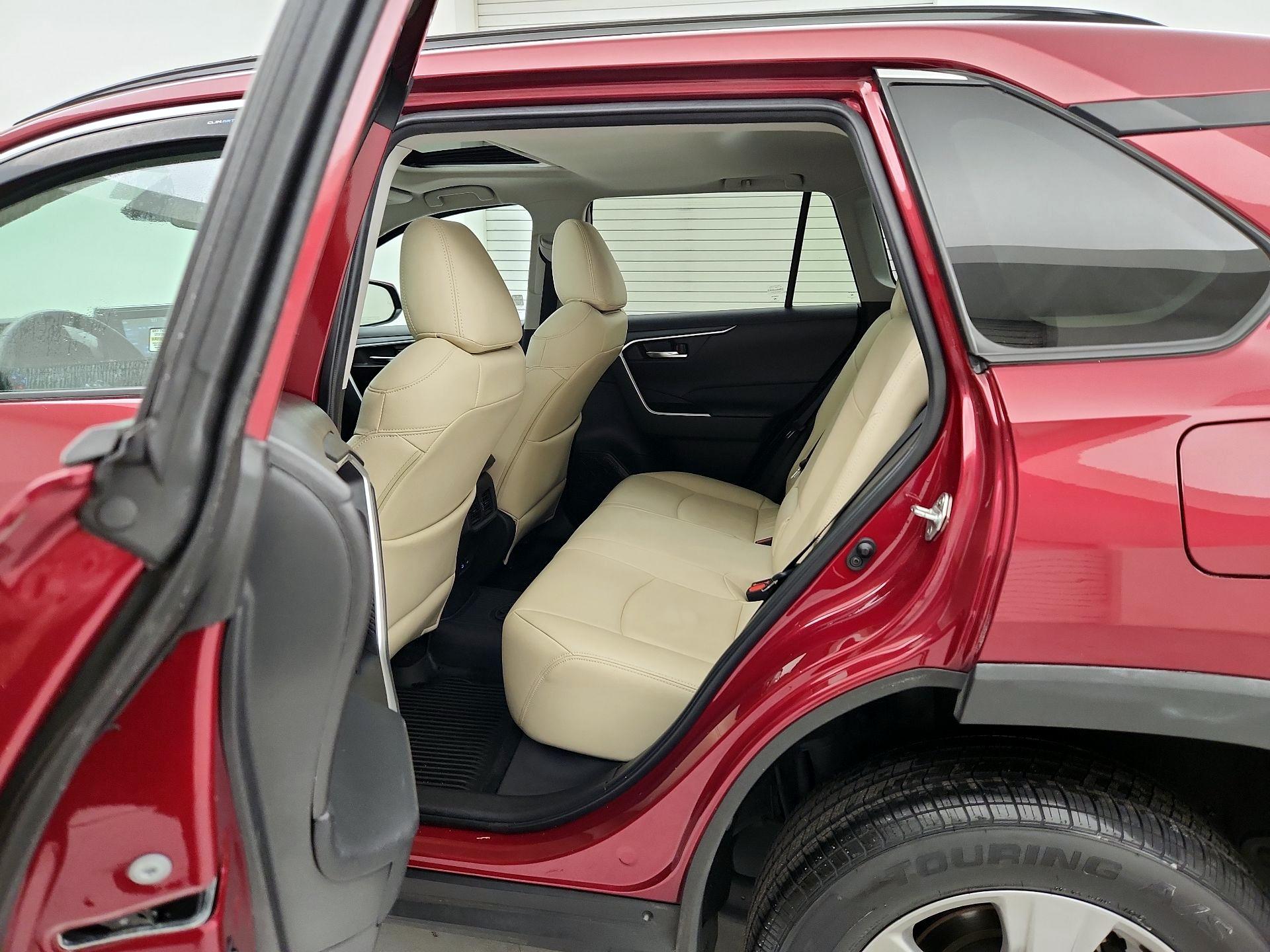 Thumbnail: 2022 Toyota RAV4 - 20