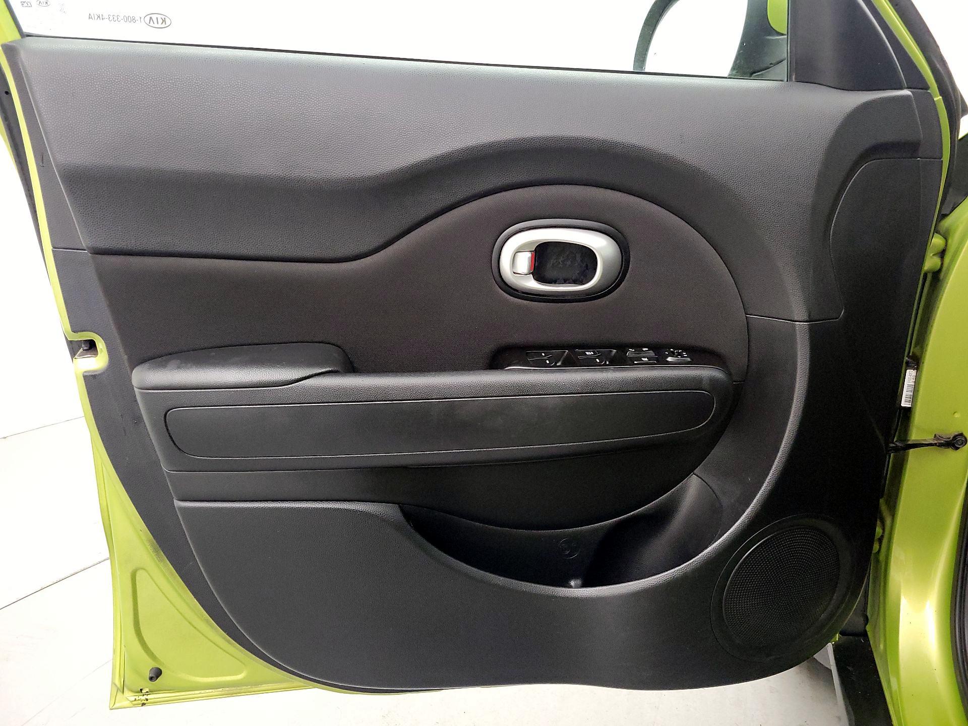 Thumbnail: 2015 Kia Soul - 12