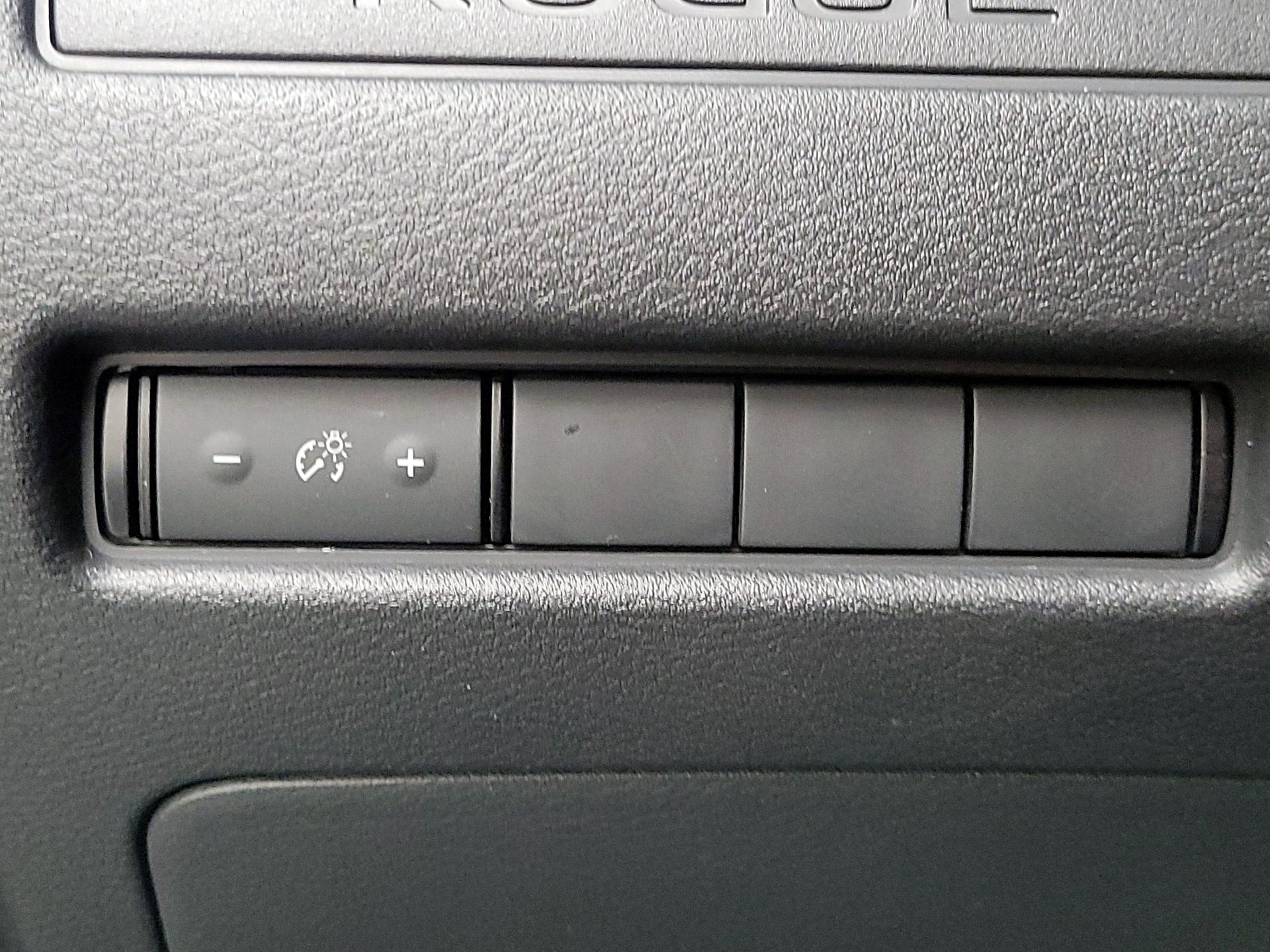 Thumbnail: 2021 Nissan Rogue - 13