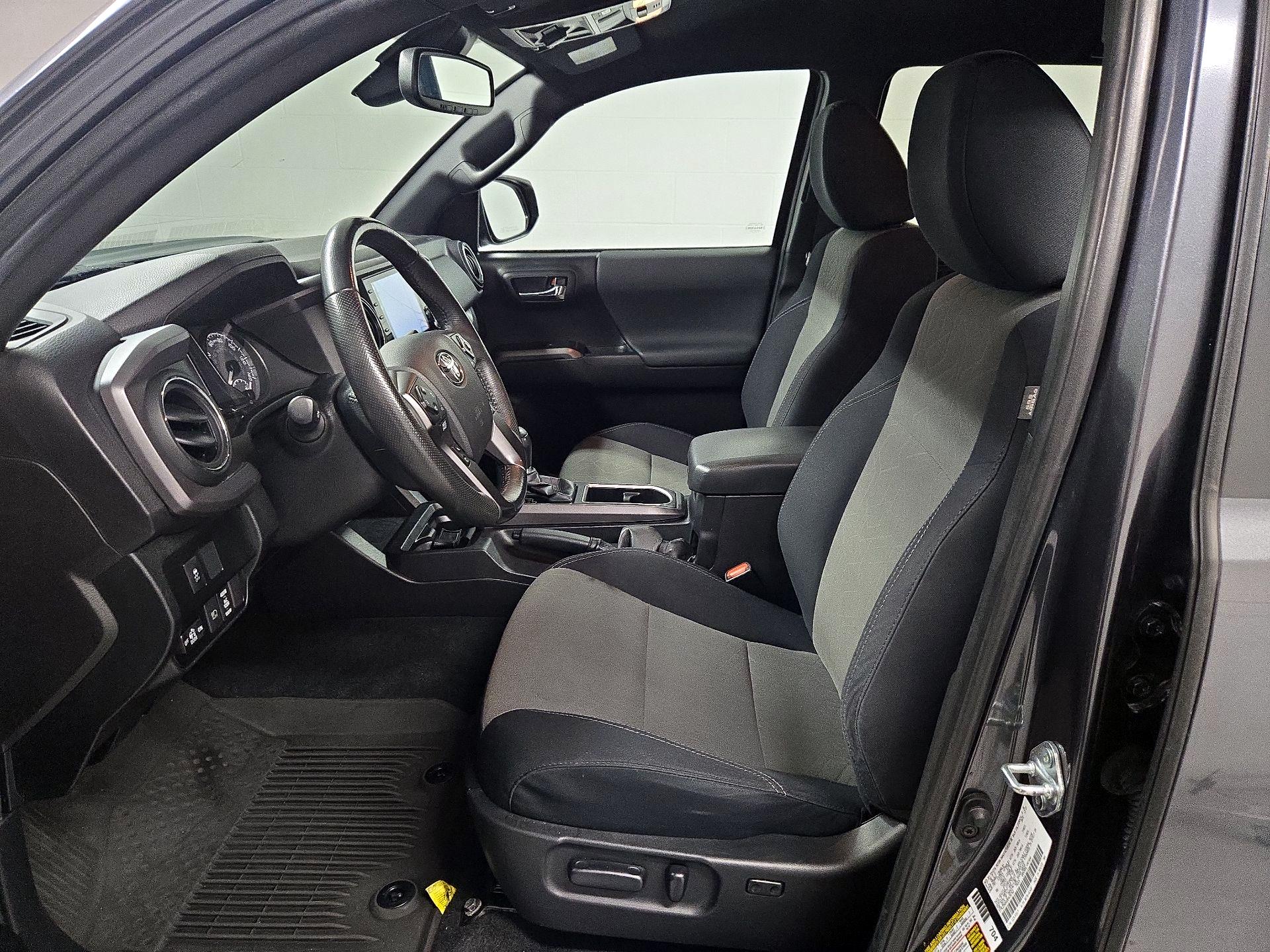 Thumbnail: 2022 Toyota Tacoma - 11