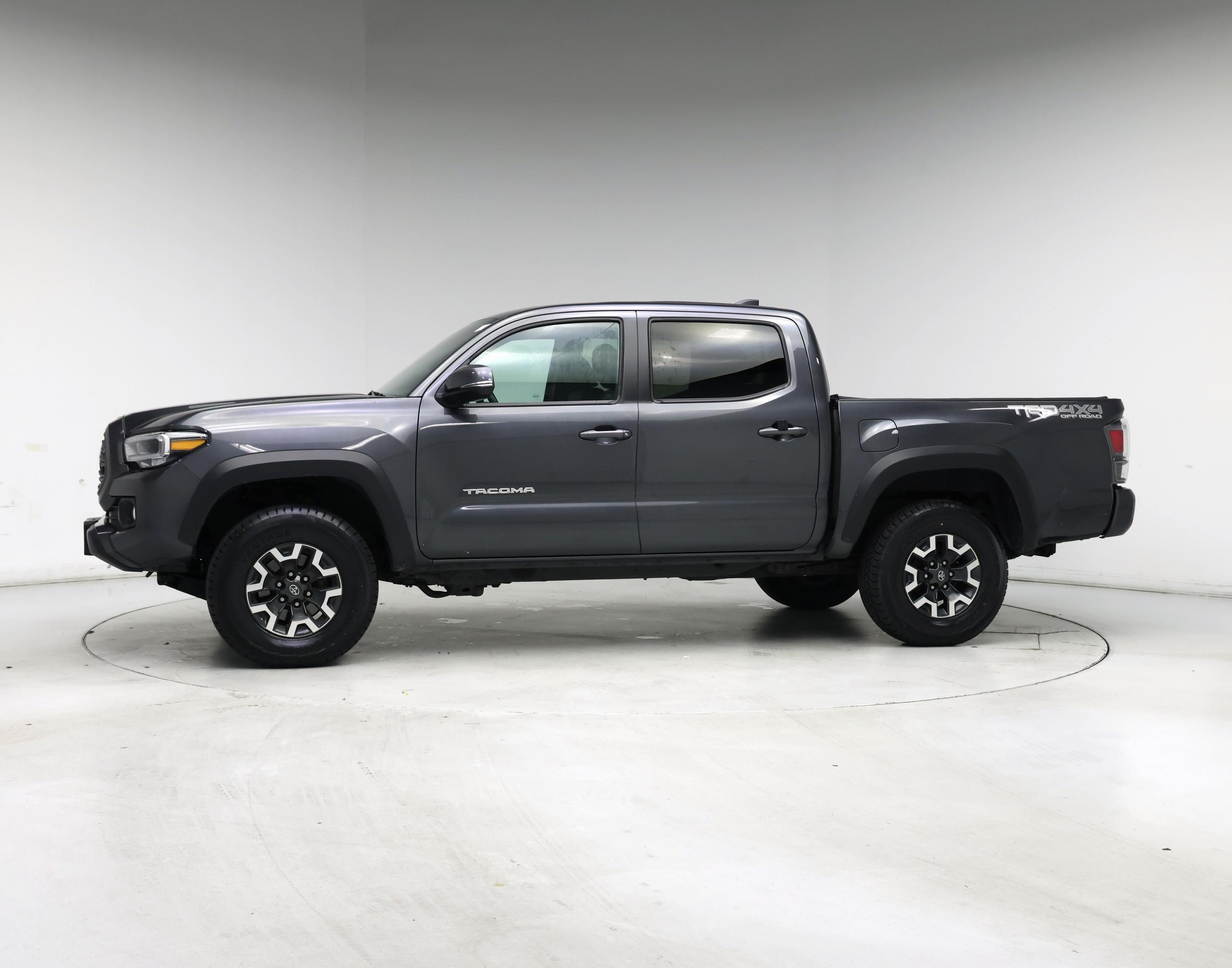 Thumbnail: 2022 Toyota Tacoma - 3