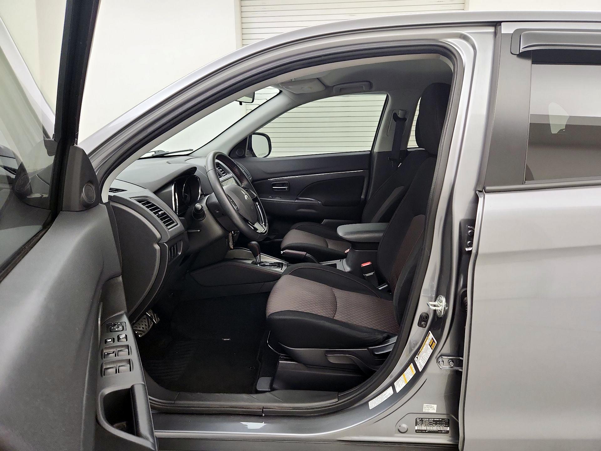 Thumbnail: 2019 Mitsubishi Outlander Sport - 11