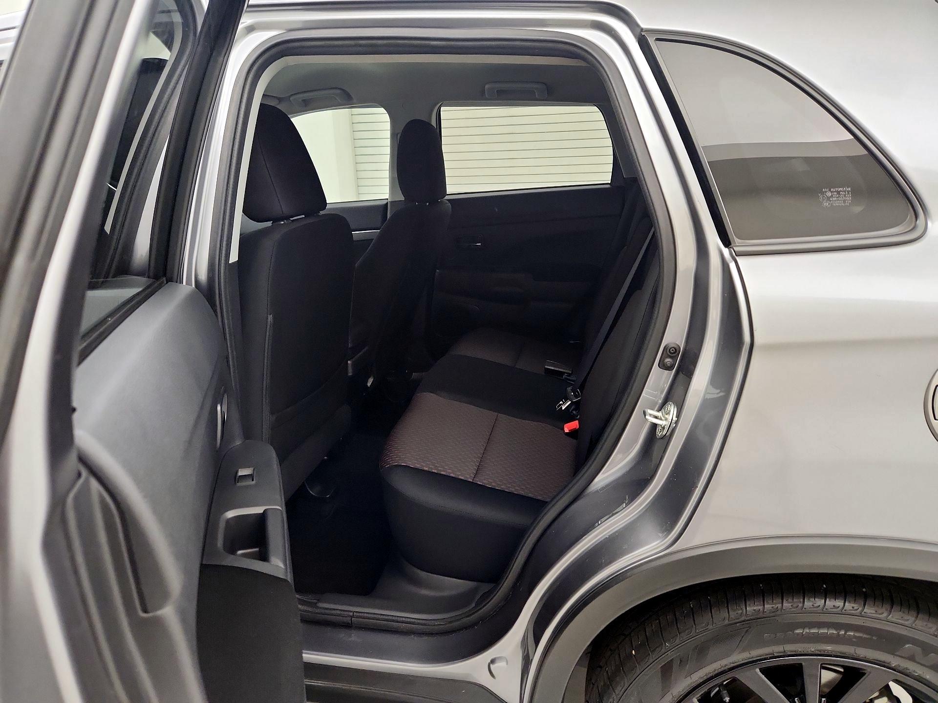 Thumbnail: 2019 Mitsubishi Outlander Sport - 18