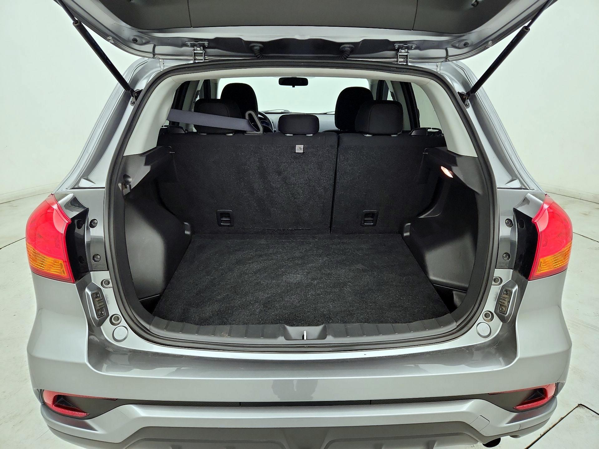 Thumbnail: 2019 Mitsubishi Outlander Sport - 19