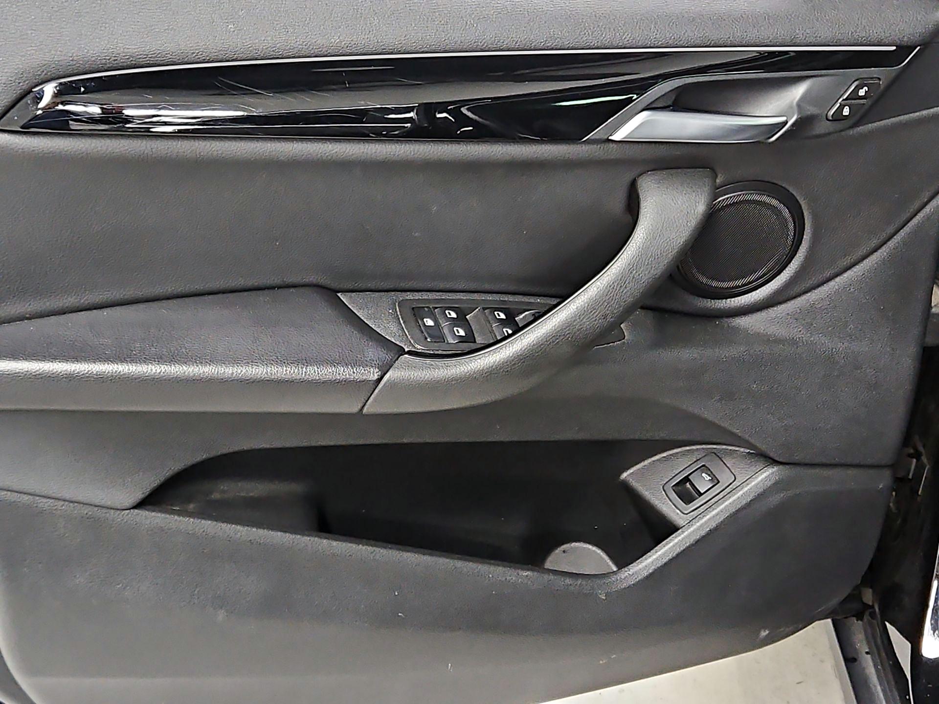 Thumbnail: 2020 BMW X2 - 12