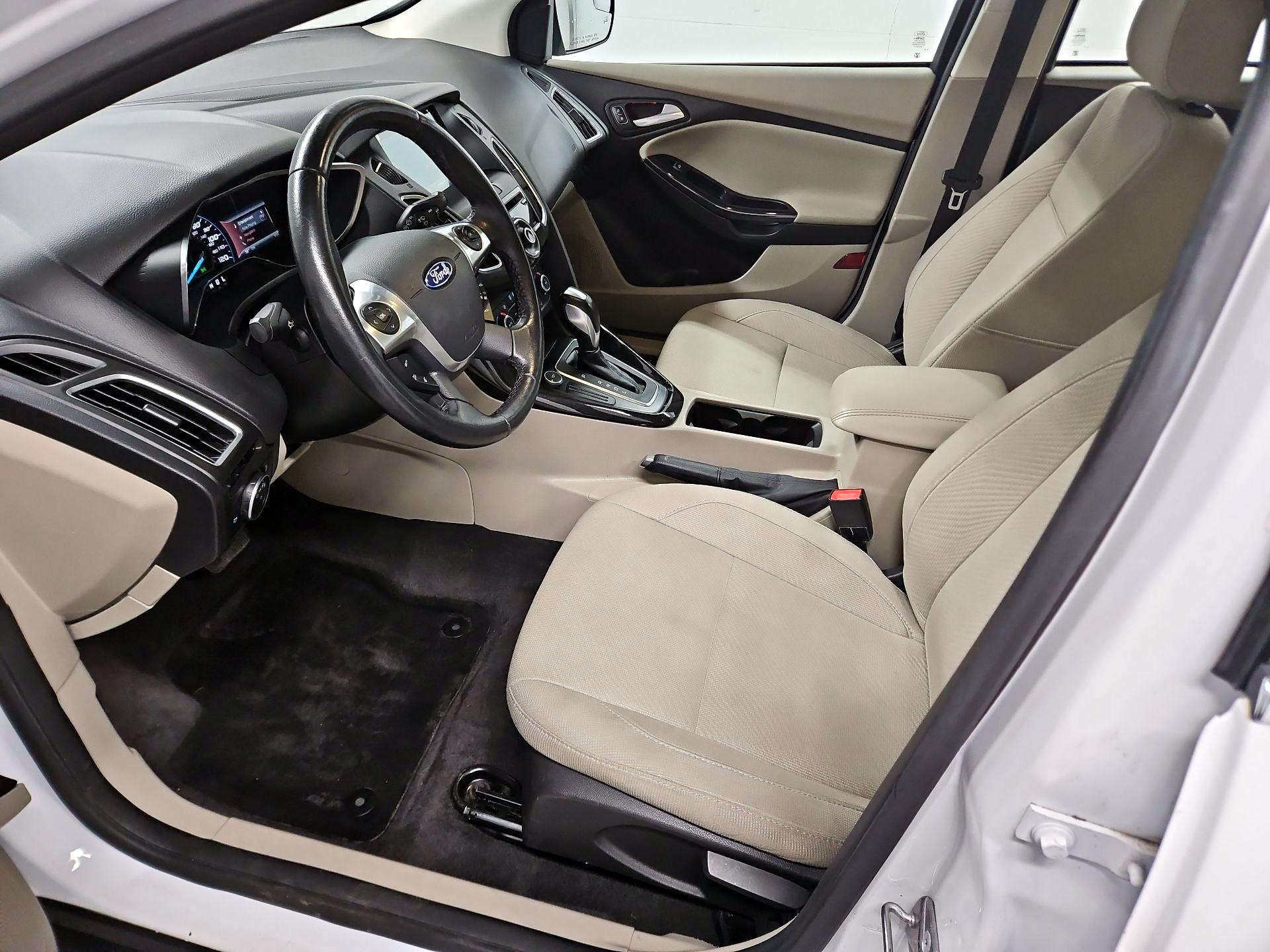 Thumbnail: 2016 Ford Focus - 11