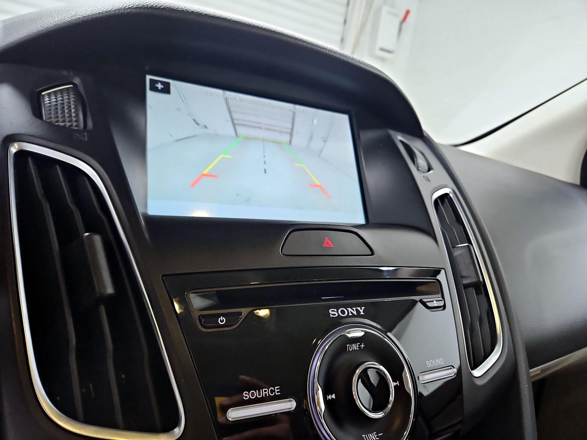 Thumbnail: 2016 Ford Focus - 15