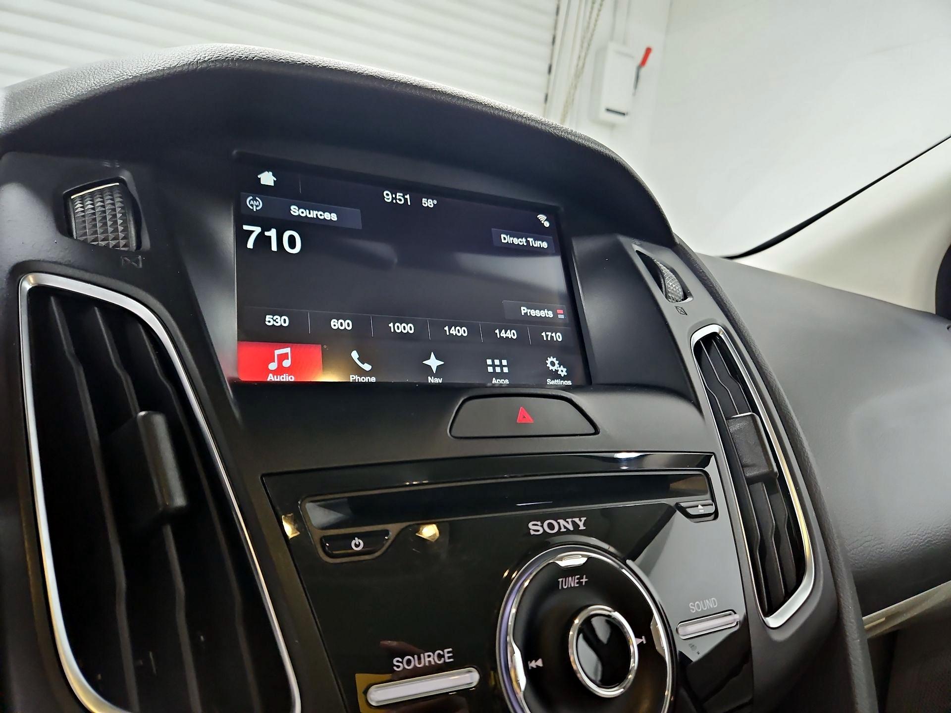 Thumbnail: 2016 Ford Focus - 16