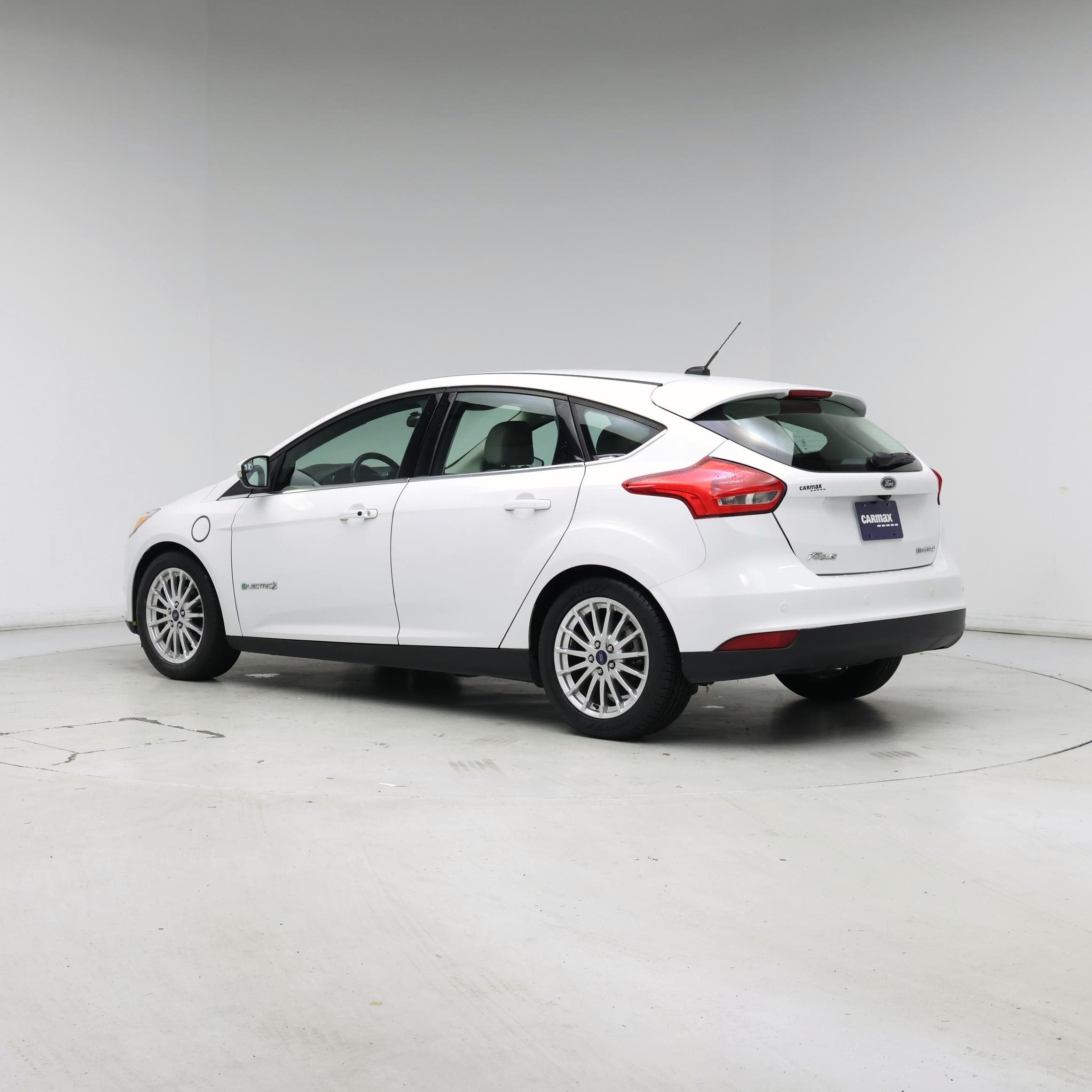 Thumbnail: 2016 Ford Focus - 2