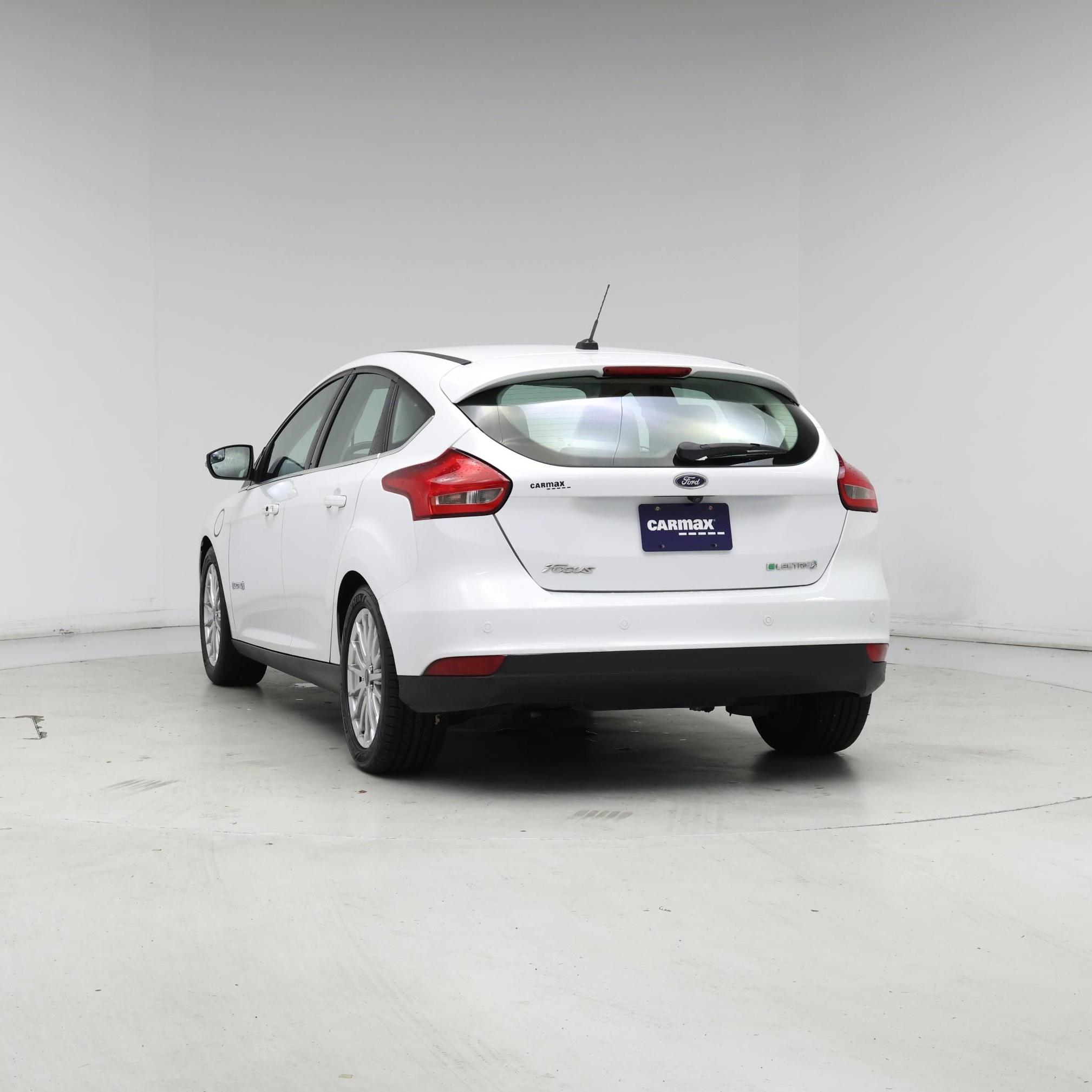 Thumbnail: 2016 Ford Focus - 6