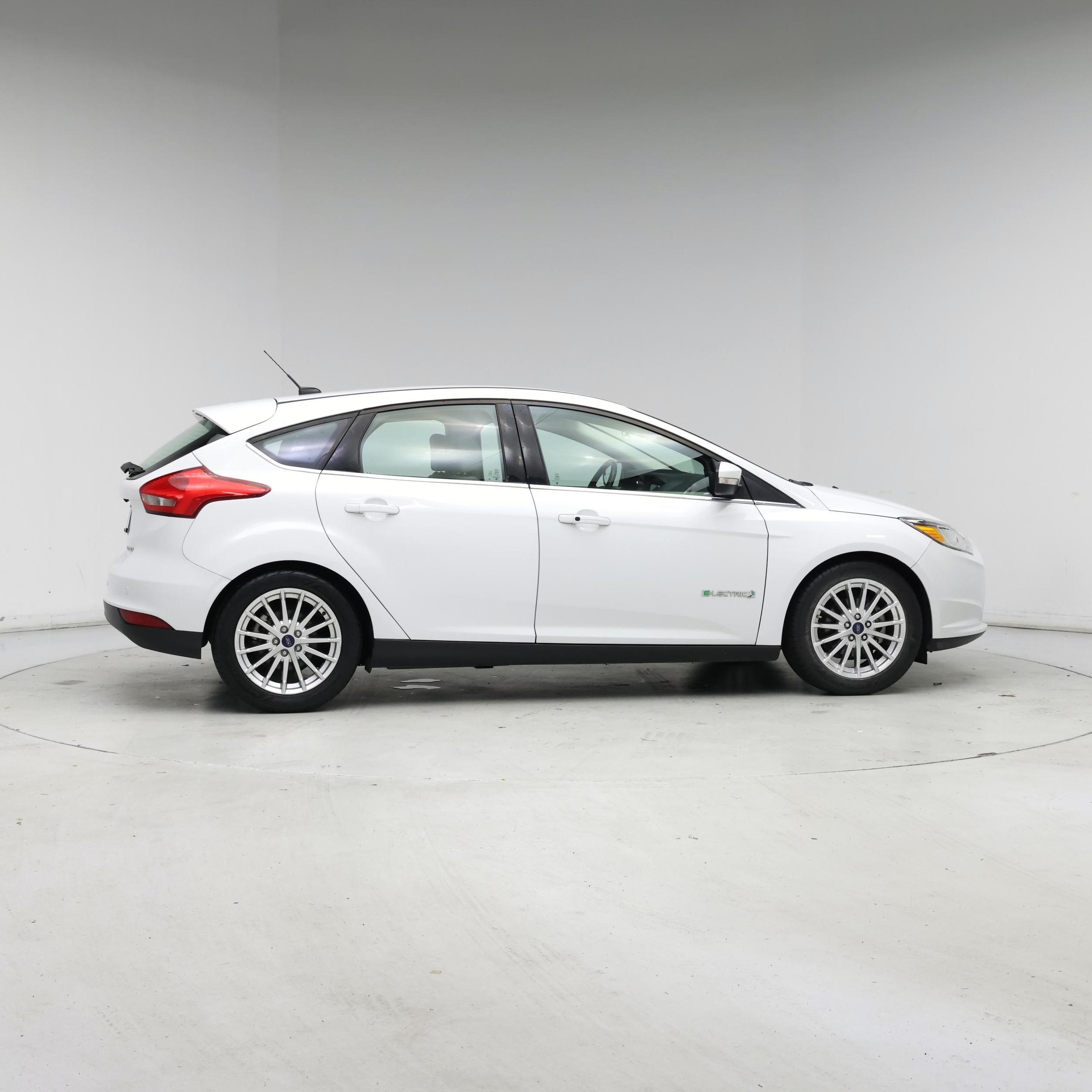 Thumbnail: 2016 Ford Focus - 7
