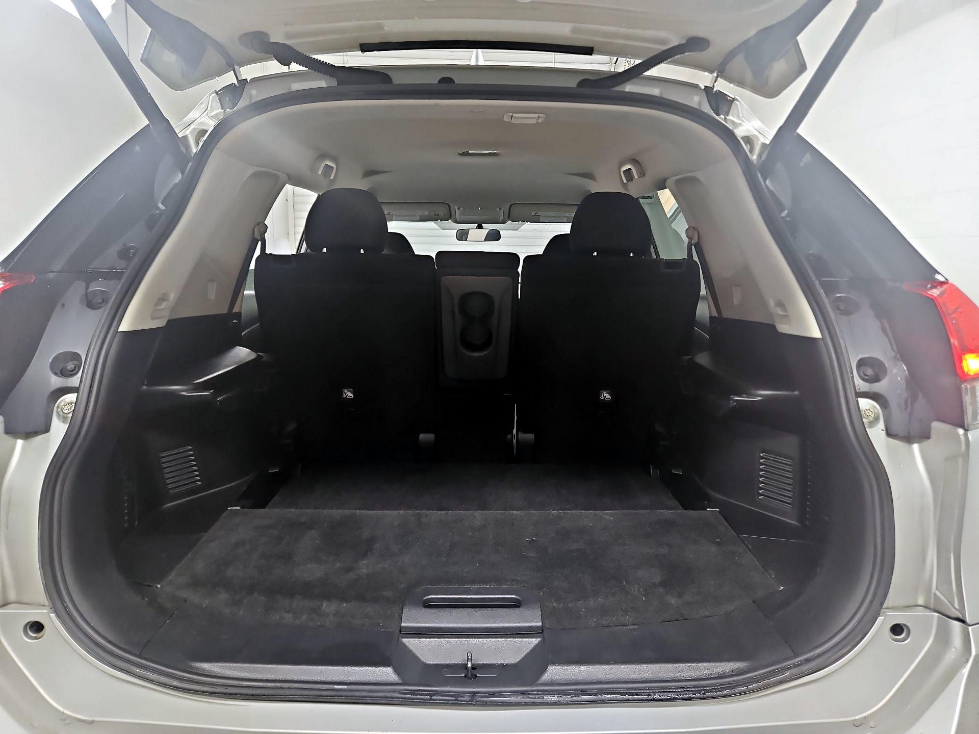 Thumbnail: 2018 Nissan Rogue - 20