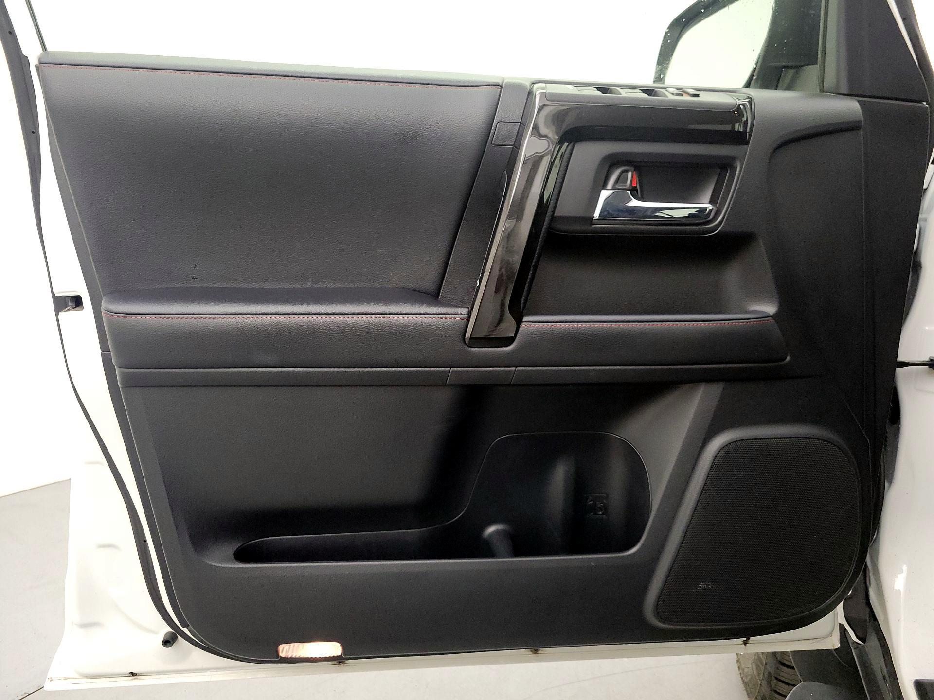 Thumbnail: 2021 Toyota 4Runner - 12