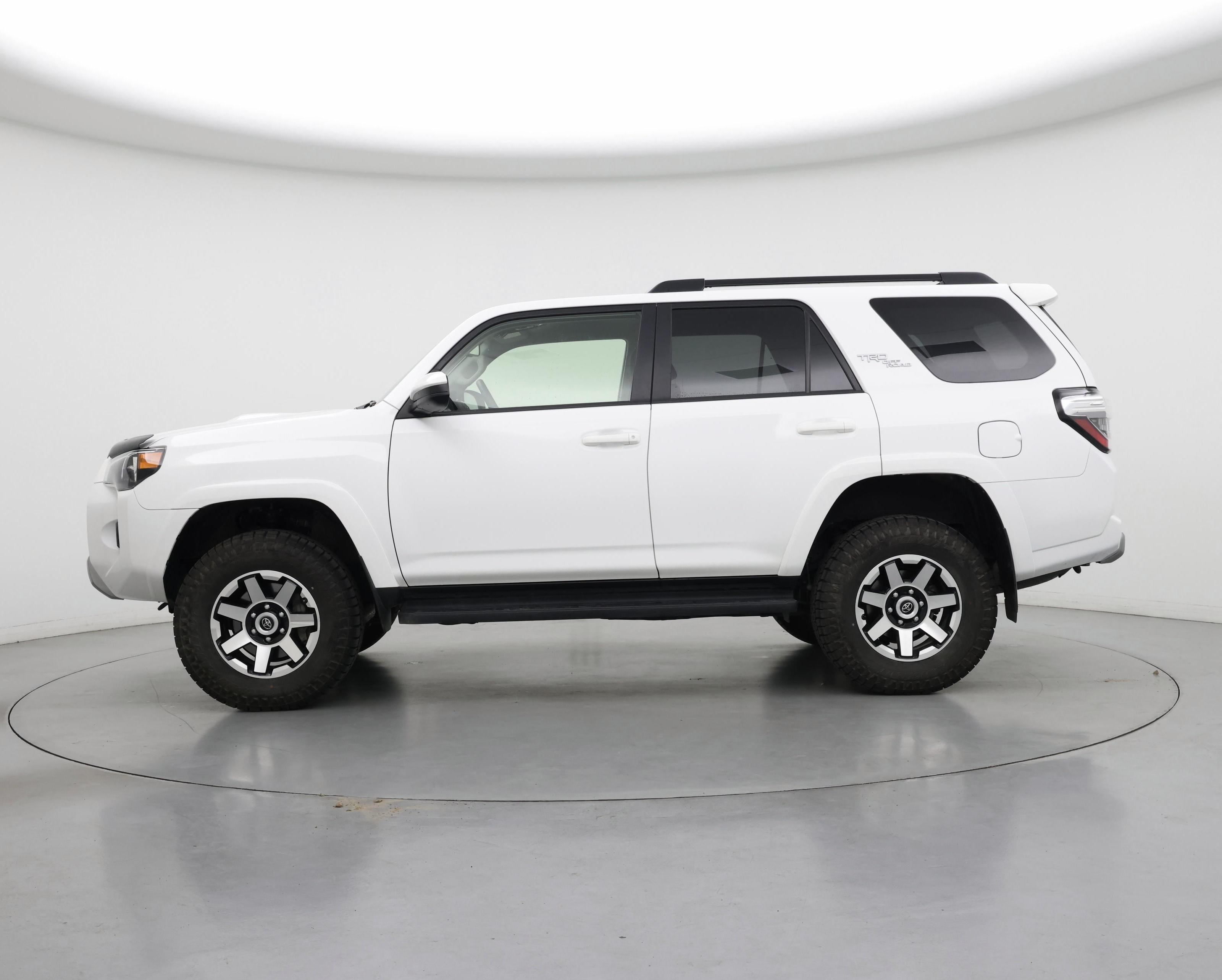 Thumbnail: 2021 Toyota 4Runner - 3