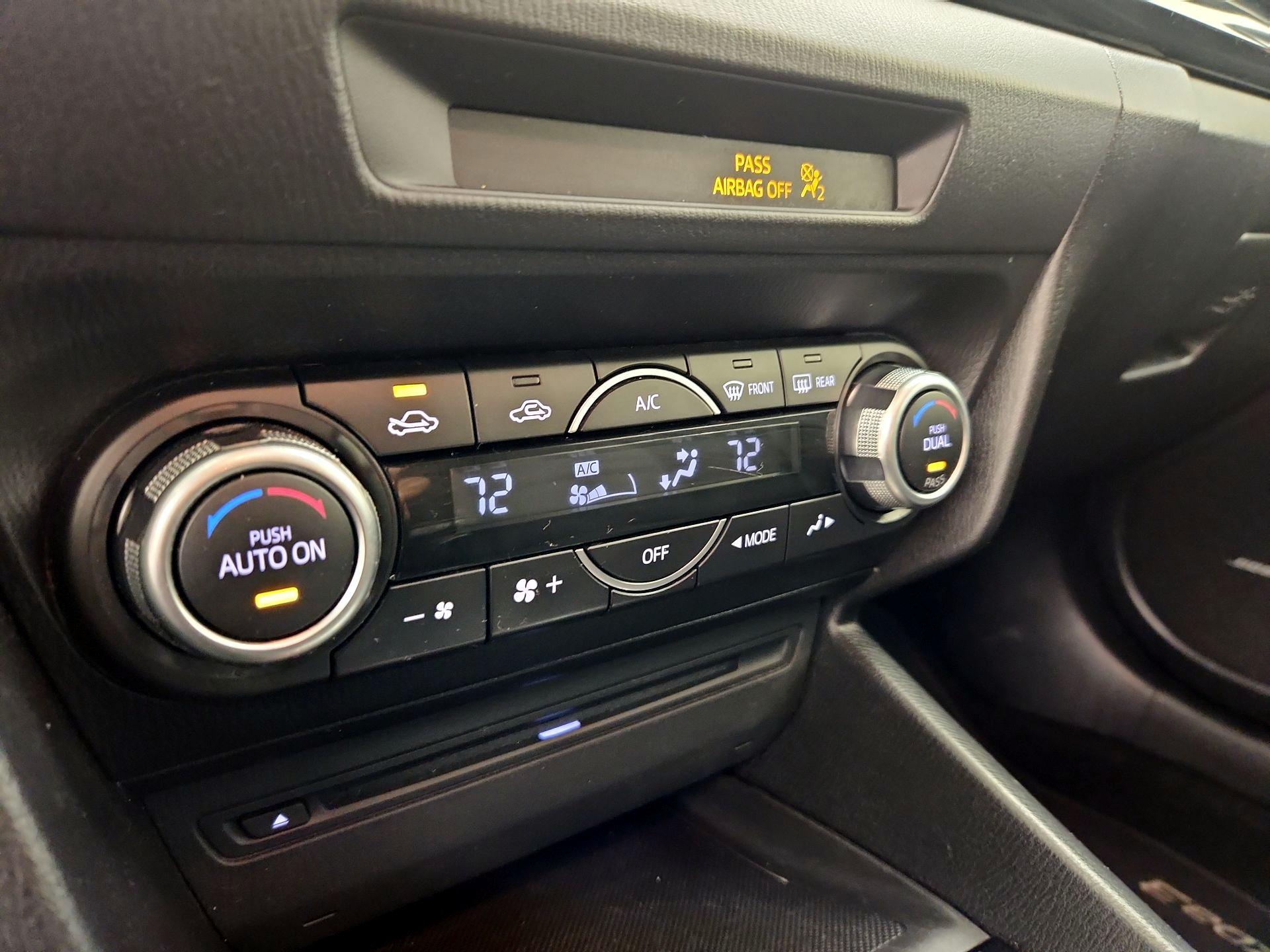 Thumbnail: 2016 Mazda Mazda3 - 17