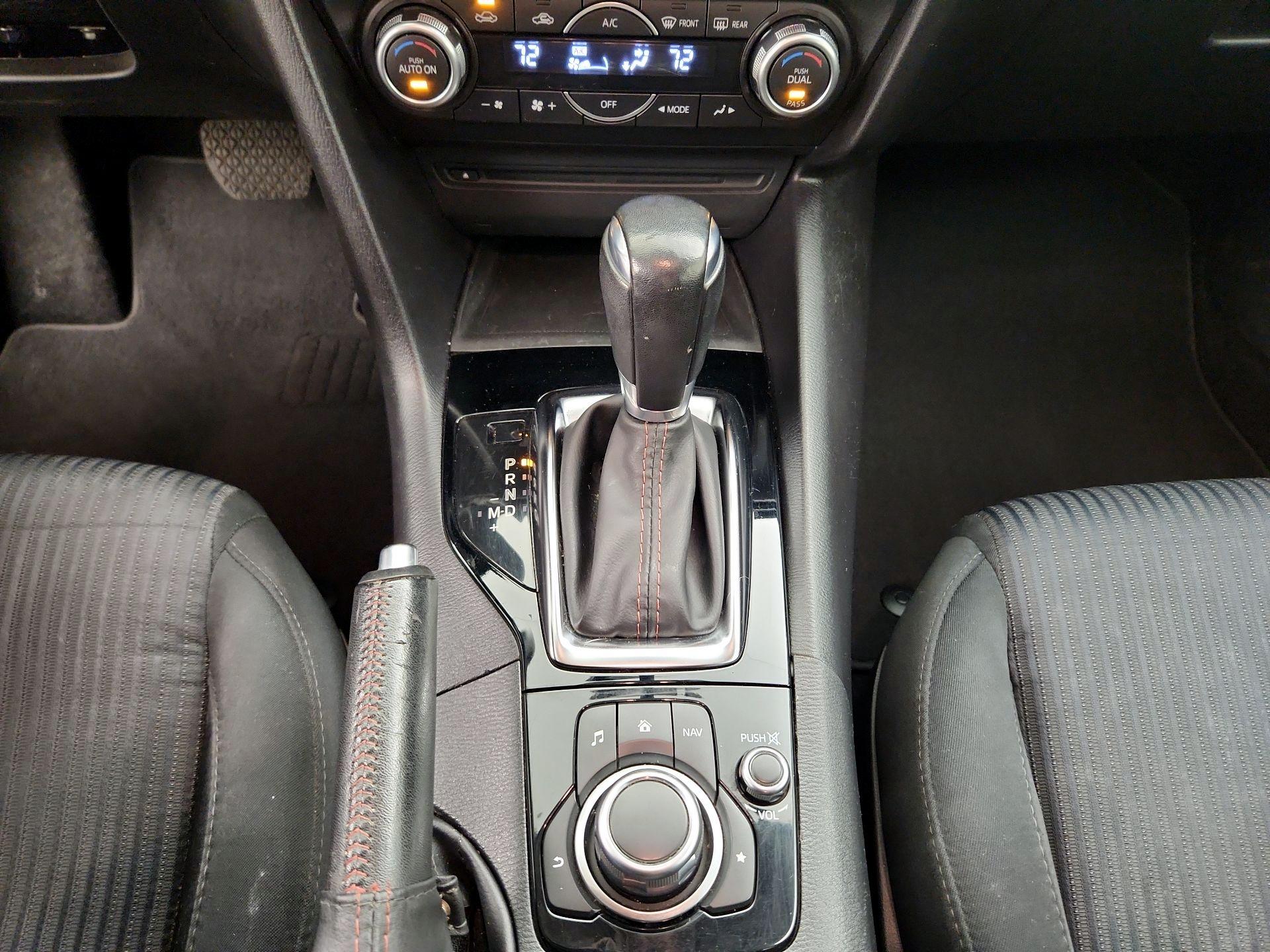 Thumbnail: 2016 Mazda Mazda3 - 18