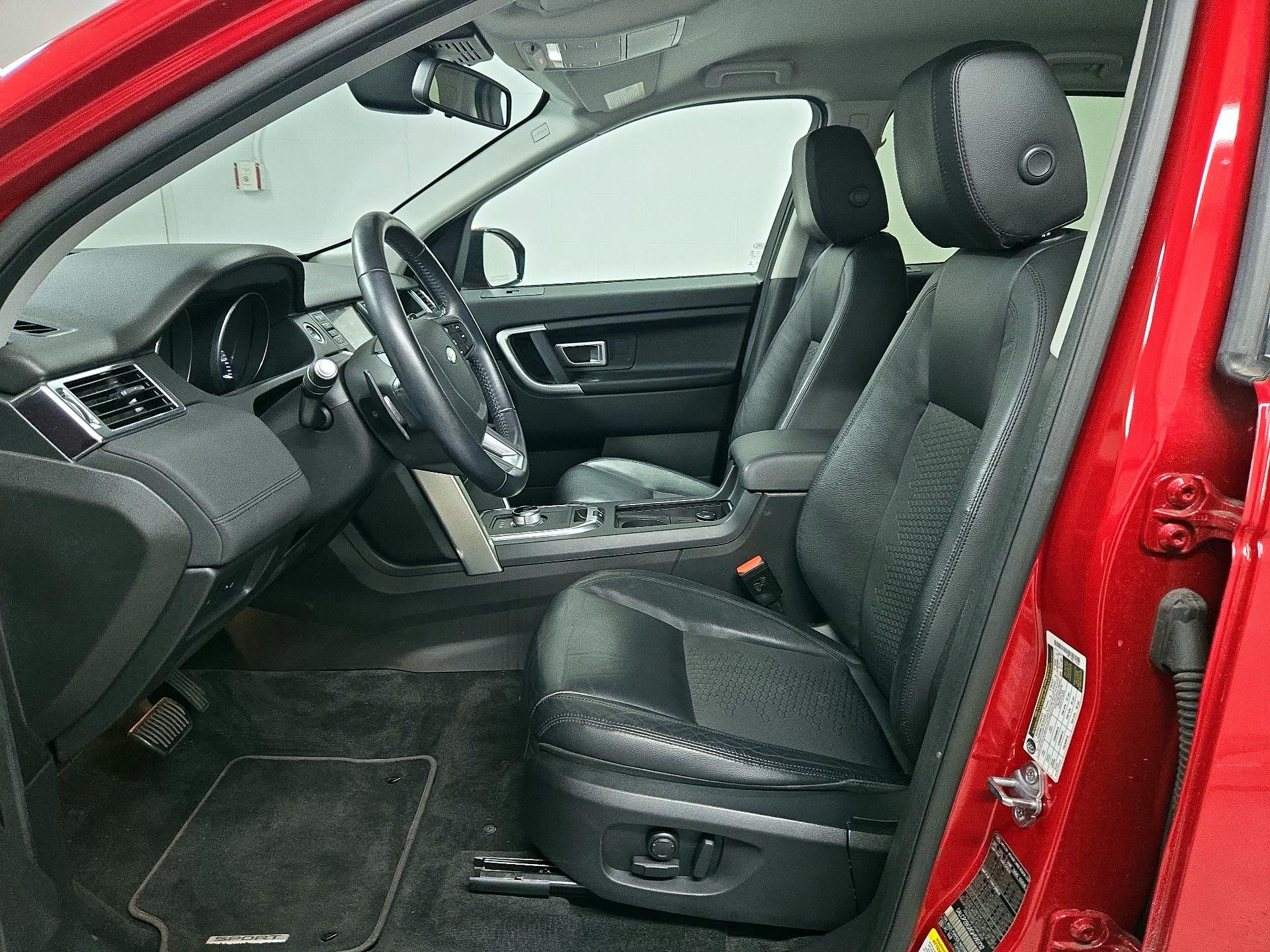 Thumbnail: 2016 Land Rover Discovery Sport - 11