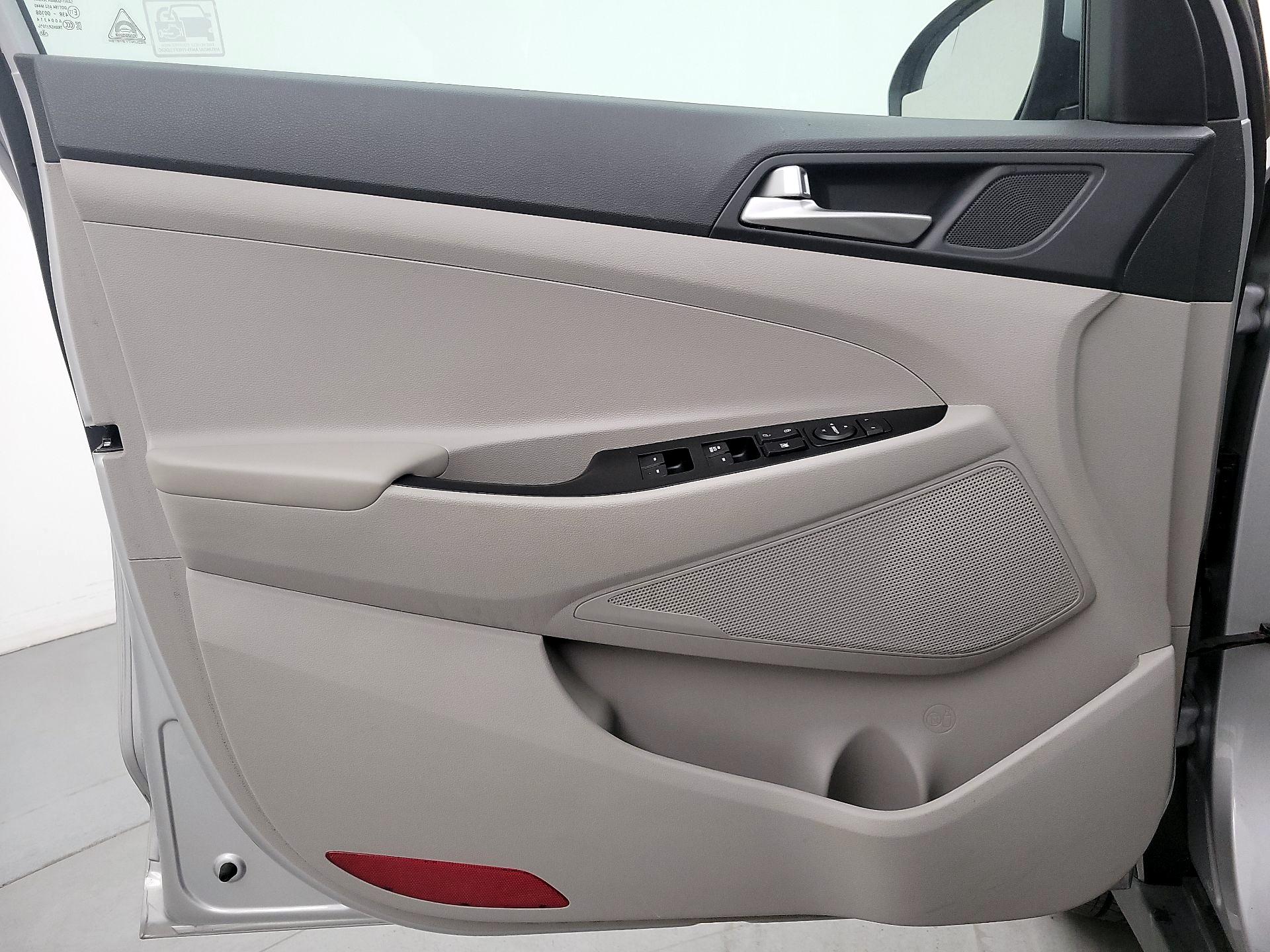 Thumbnail: 2020 Hyundai Tucson - 12