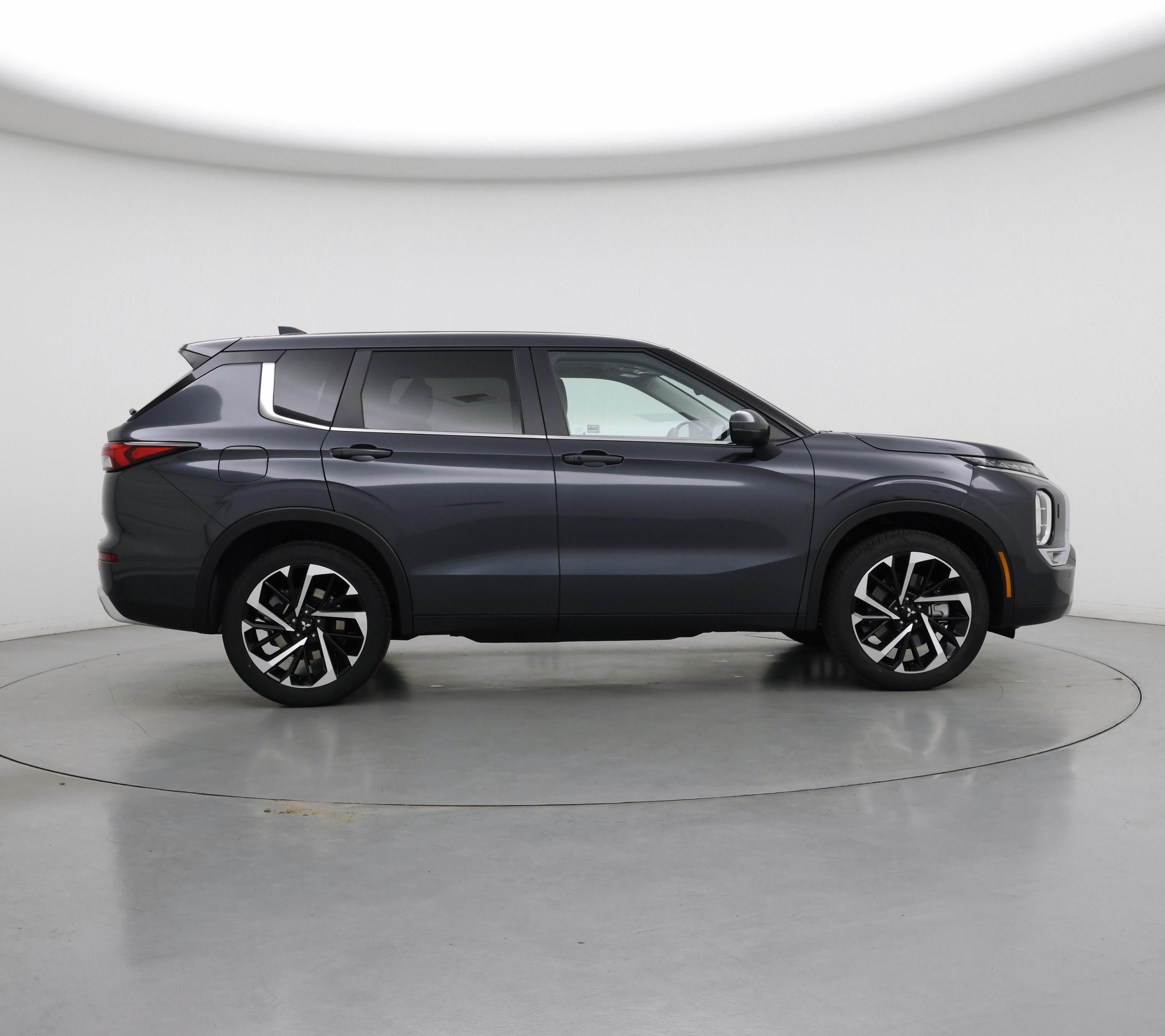 Thumbnail: 2024 Mitsubishi Outlander - 7