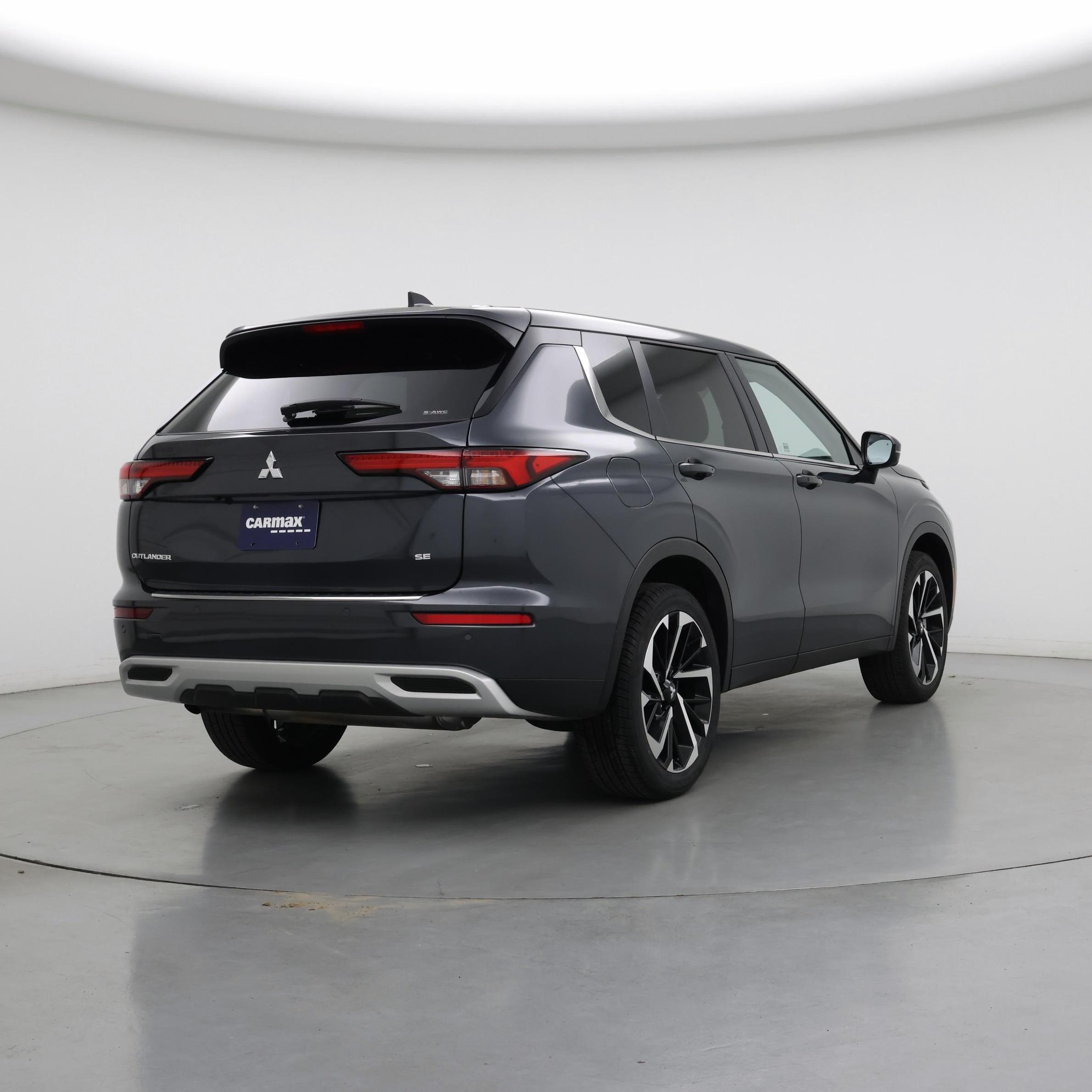 Thumbnail: 2024 Mitsubishi Outlander - 8